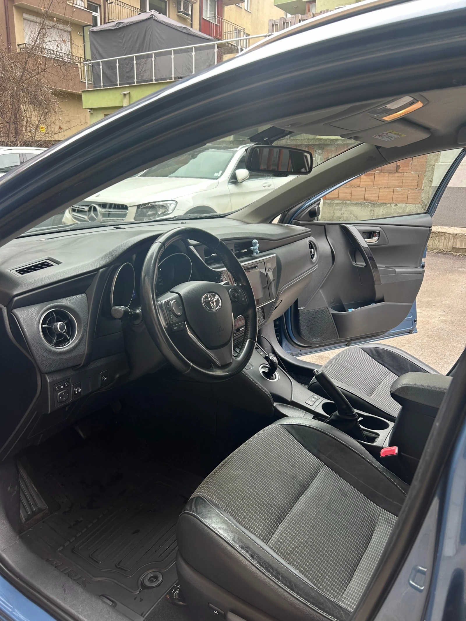 Toyota Auris 1.8 VVT-h (В Гаранция) - изображение 8