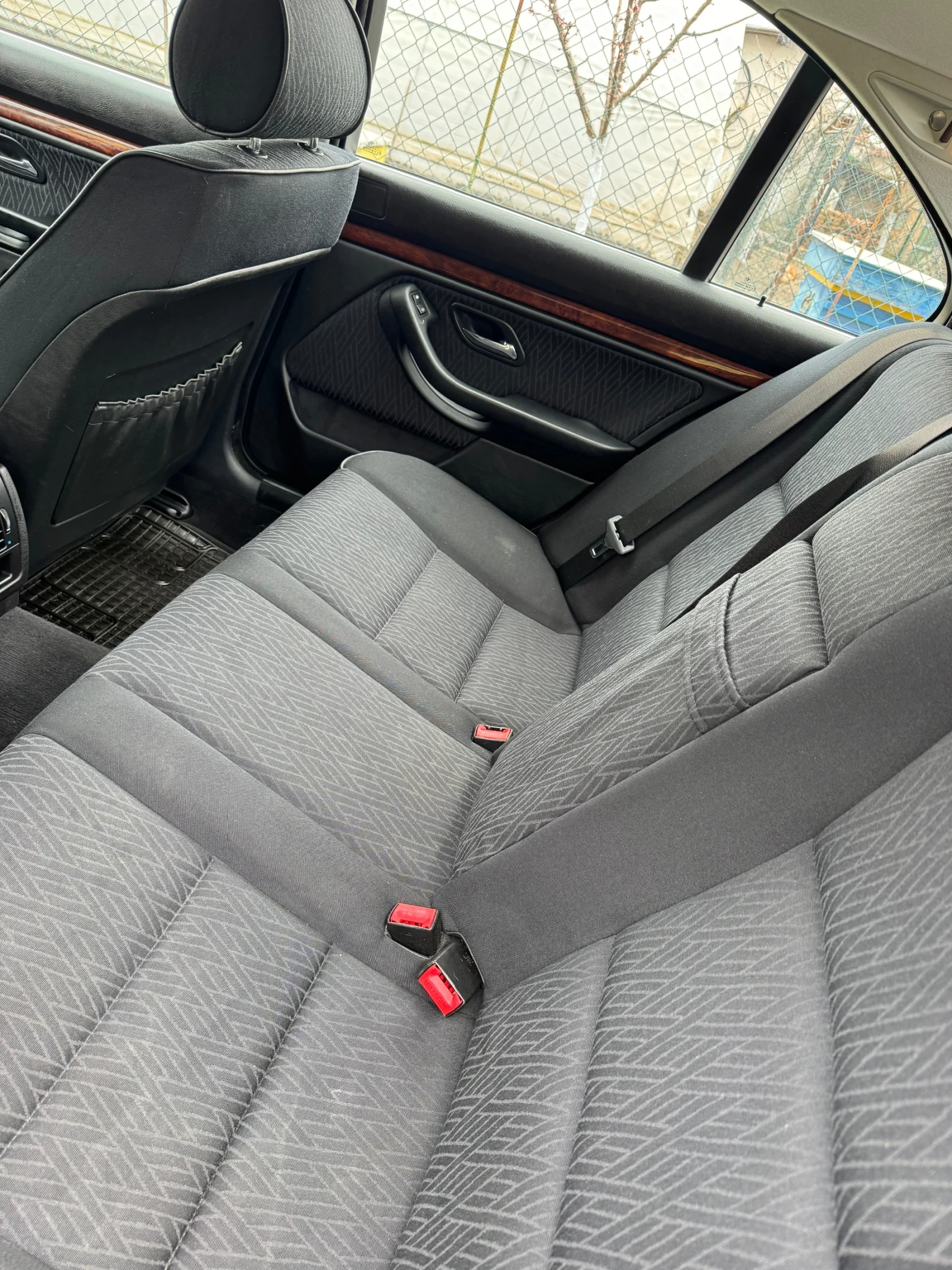 BMW 520, снимка 5 - Автомобили и джипове - 53915870