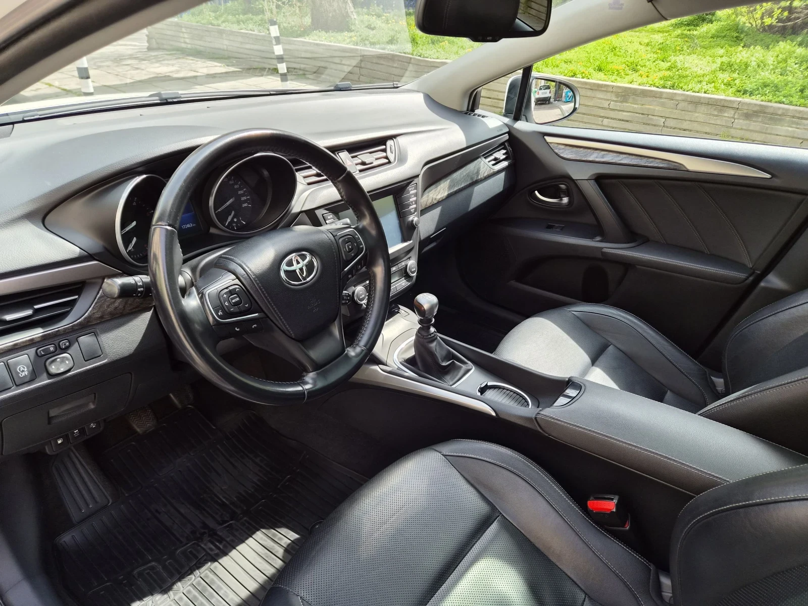 Toyota Avensis Edition S, снимка 6 - Автомобили и джипове - 54179932