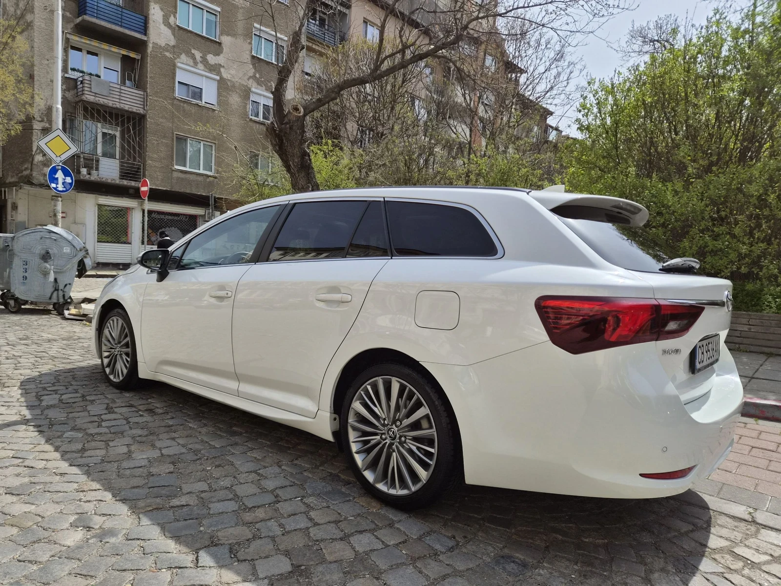 Toyota Avensis Edition S, снимка 4 - Автомобили и джипове - 54179932