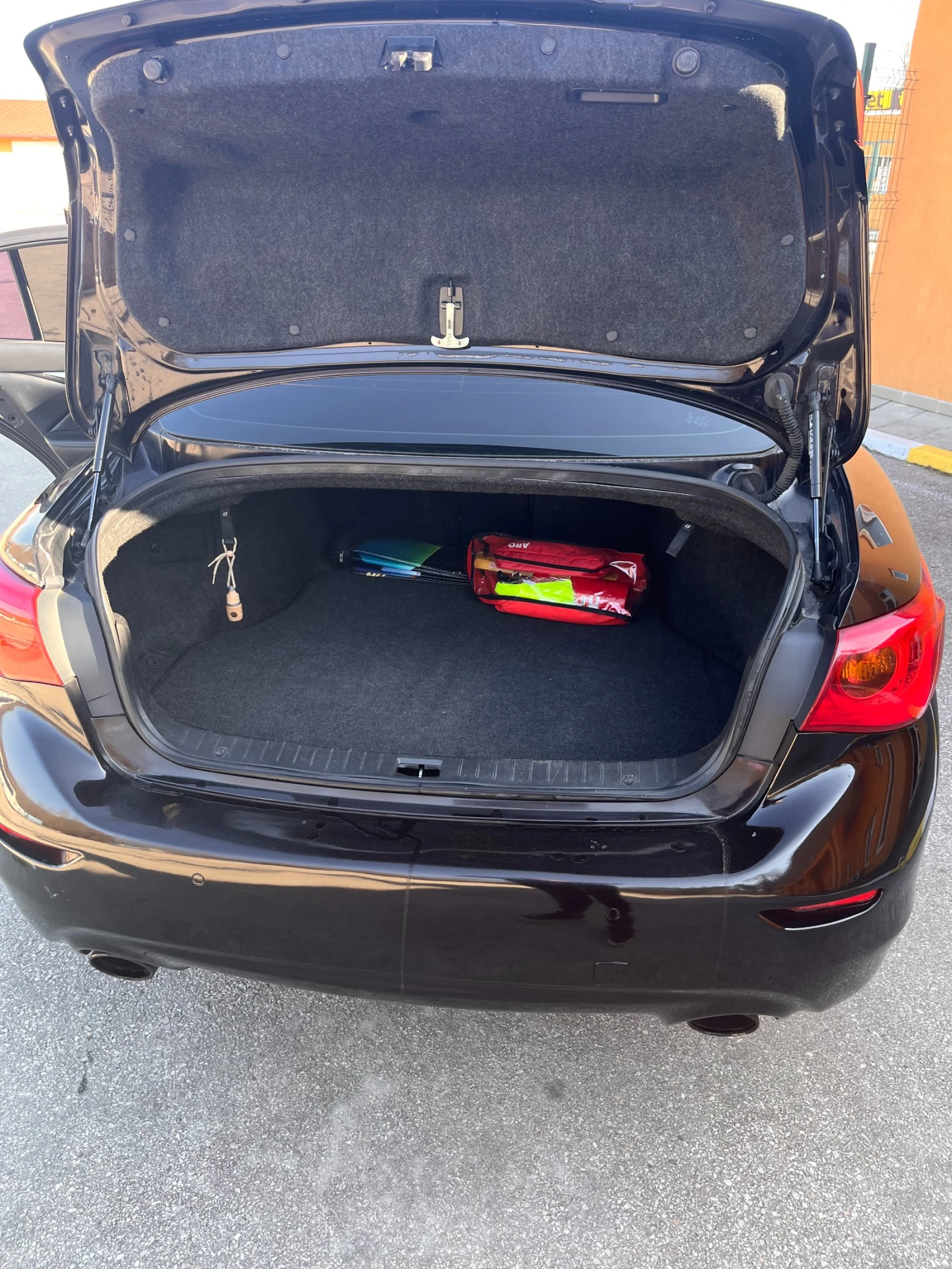 Infiniti Q50, снимка 13 - Автомобили и джипове - 54319227