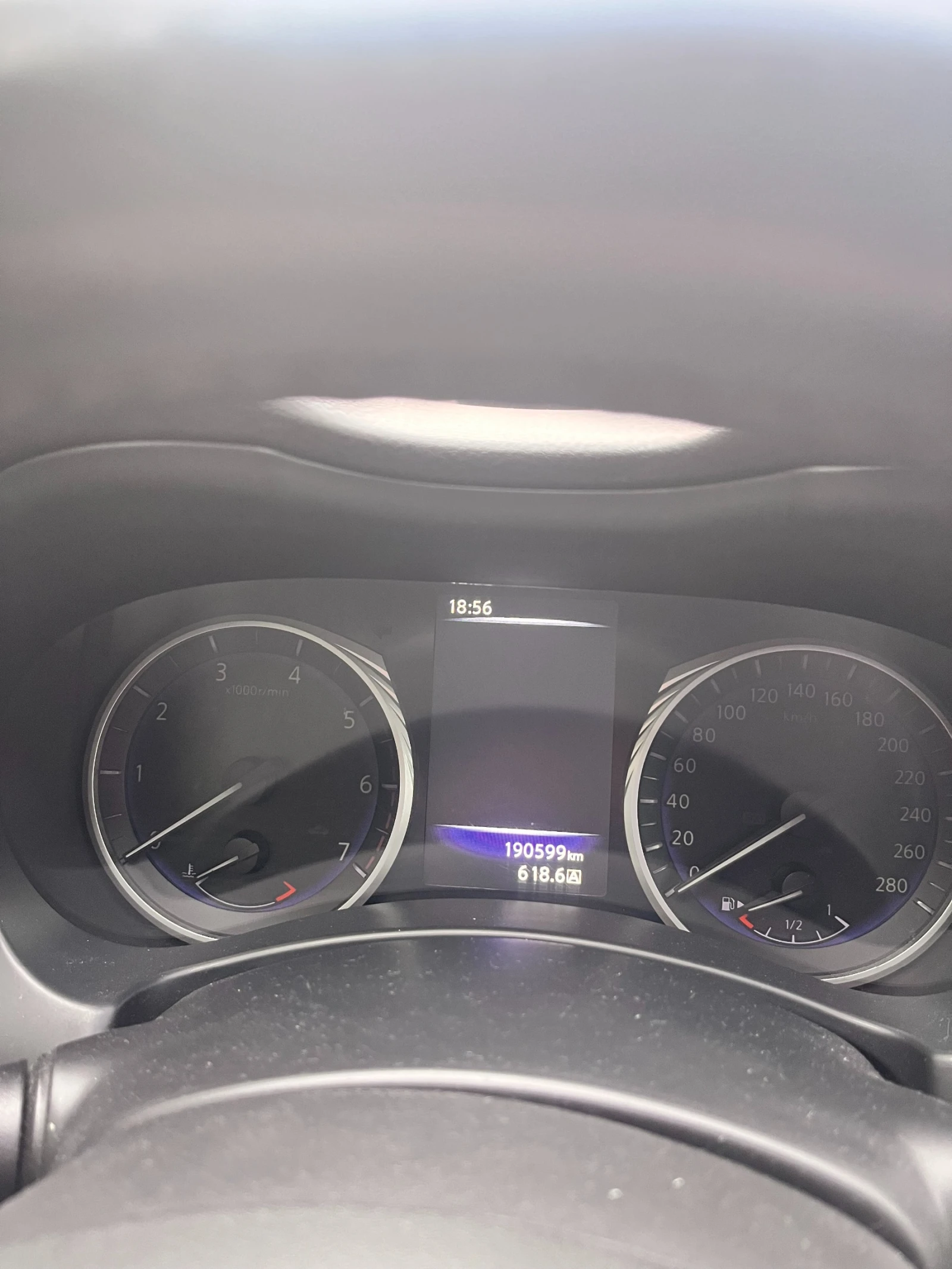 Infiniti Q50, снимка 9 - Автомобили и джипове - 54319227