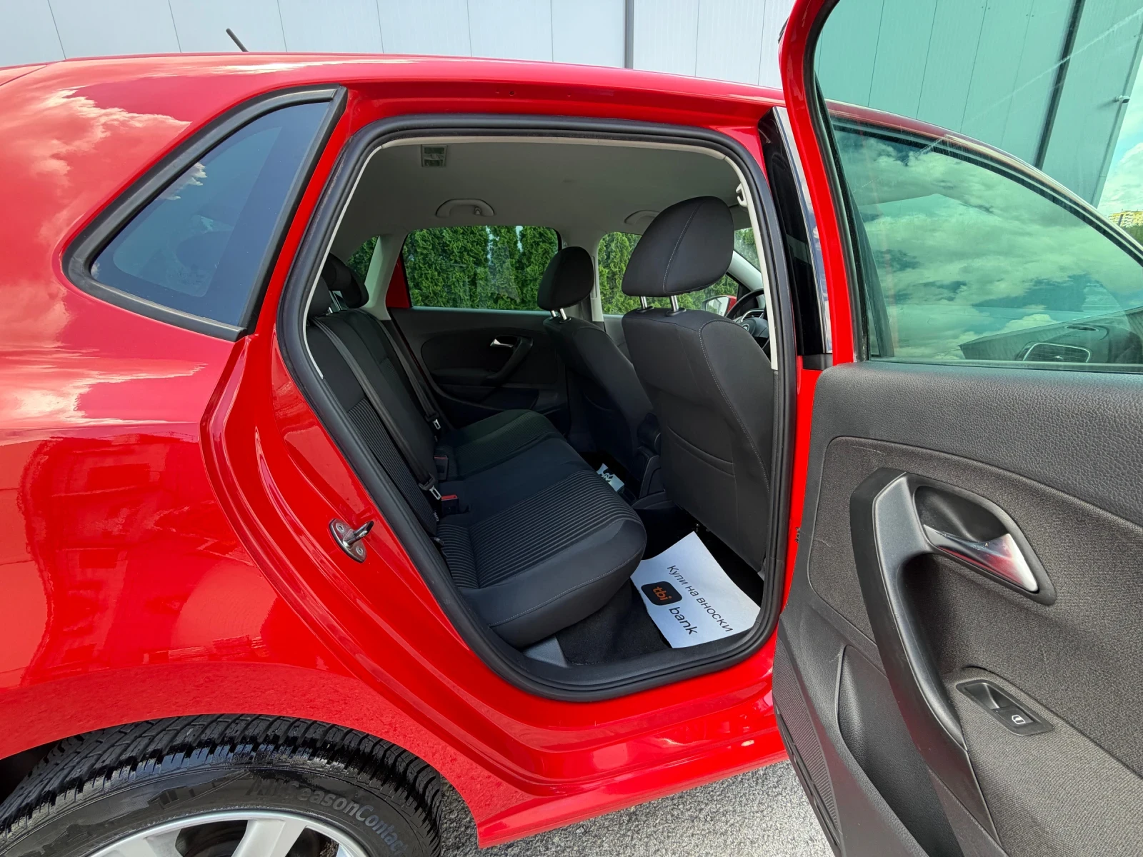 VW Polo 1.6tdi 90k.c* Highline* Подгрев* ЛИЗИНГ* , снимка 13 - Автомобили и джипове - 54893488