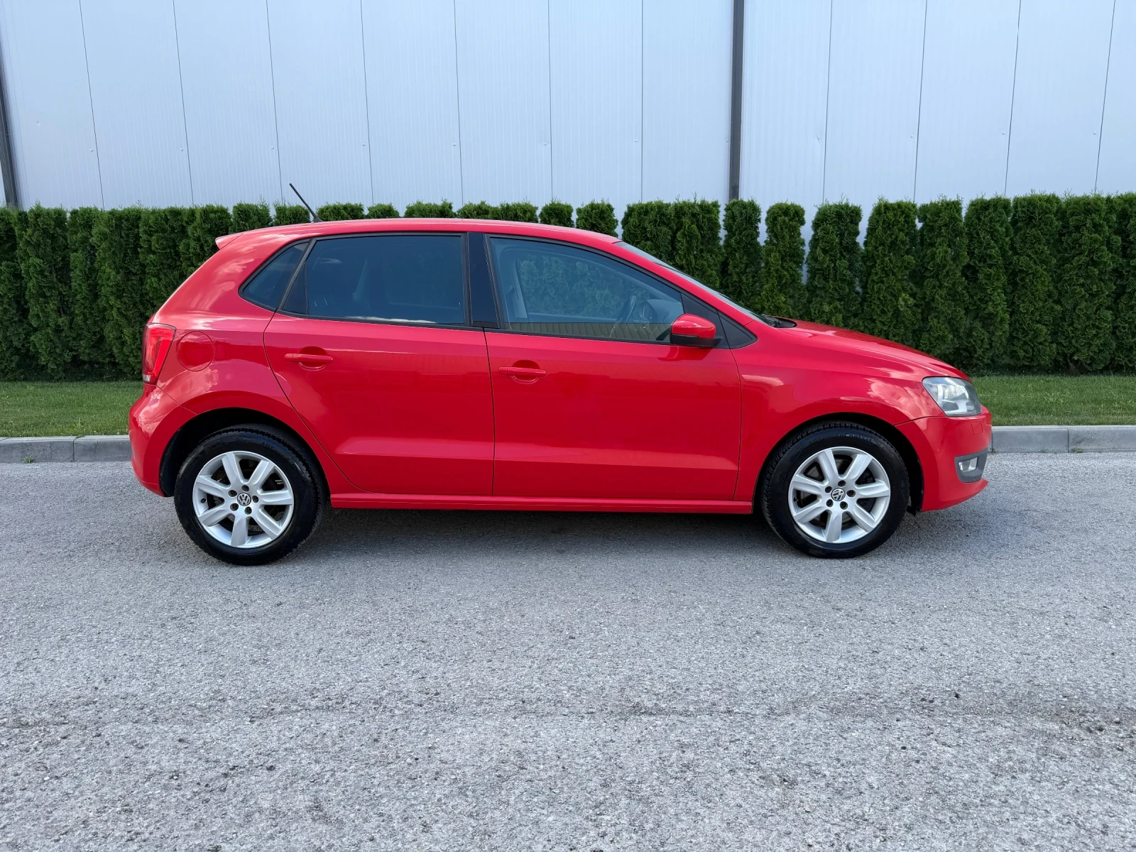 VW Polo 1.6tdi 90k.c* Highline* Подгрев* ЛИЗИНГ* , снимка 4 - Автомобили и джипове - 54893488