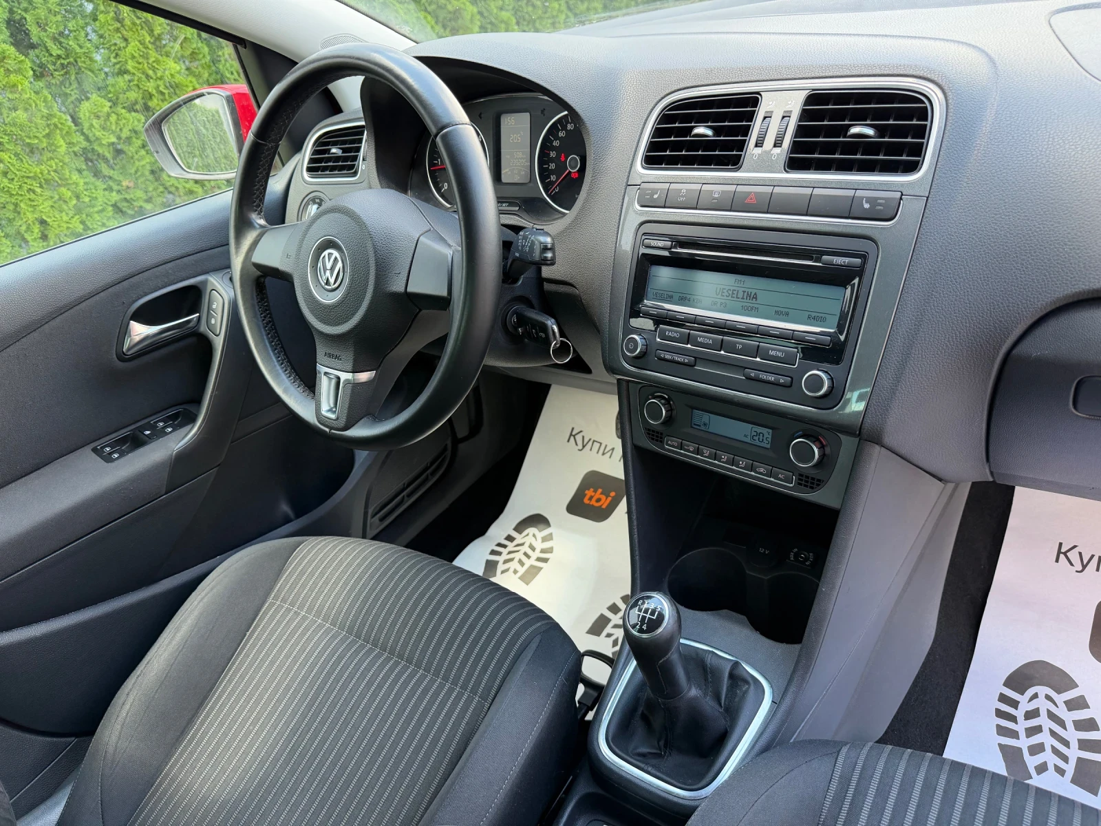 VW Polo 1.6tdi 90k.c* Highline* Подгрев* ЛИЗИНГ* , снимка 14 - Автомобили и джипове - 54893488