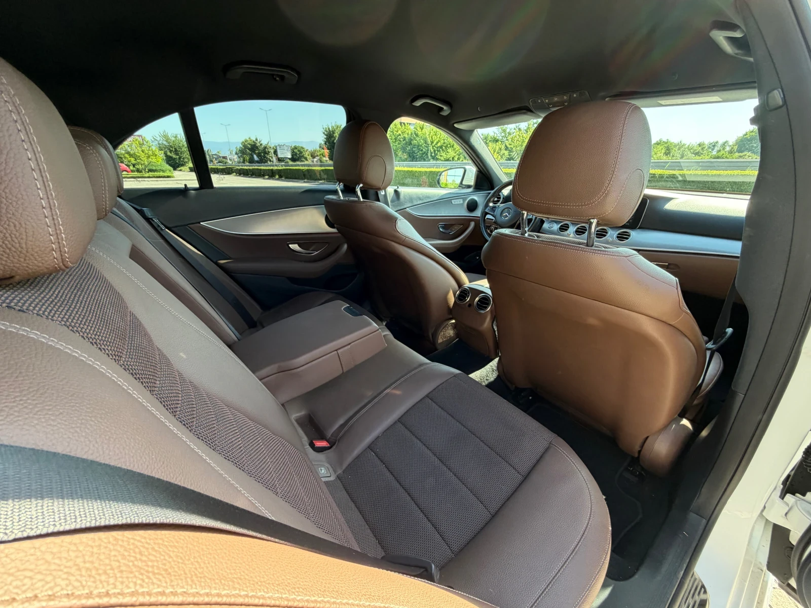Mercedes-Benz E 350 AMG Line, снимка 15 - Автомобили и джипове - 55082233