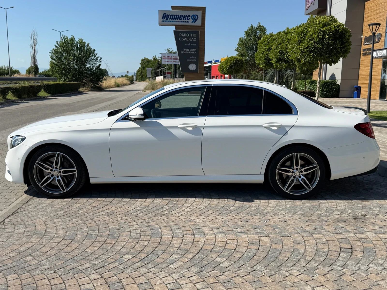 Mercedes-Benz E 350 AMG Line, снимка 8 - Автомобили и джипове - 55082233