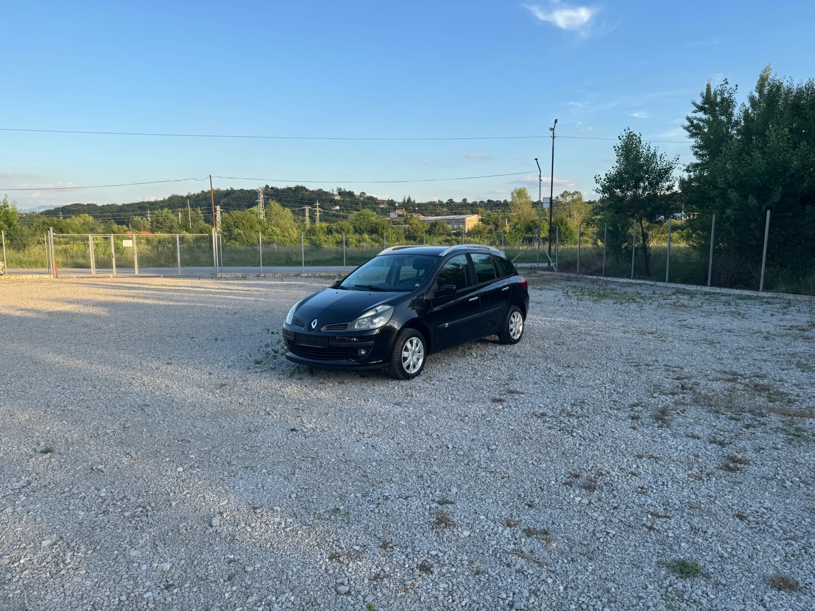 Renault Clio 1.2 i, снимка 2 - Автомобили и джипове - 55181570