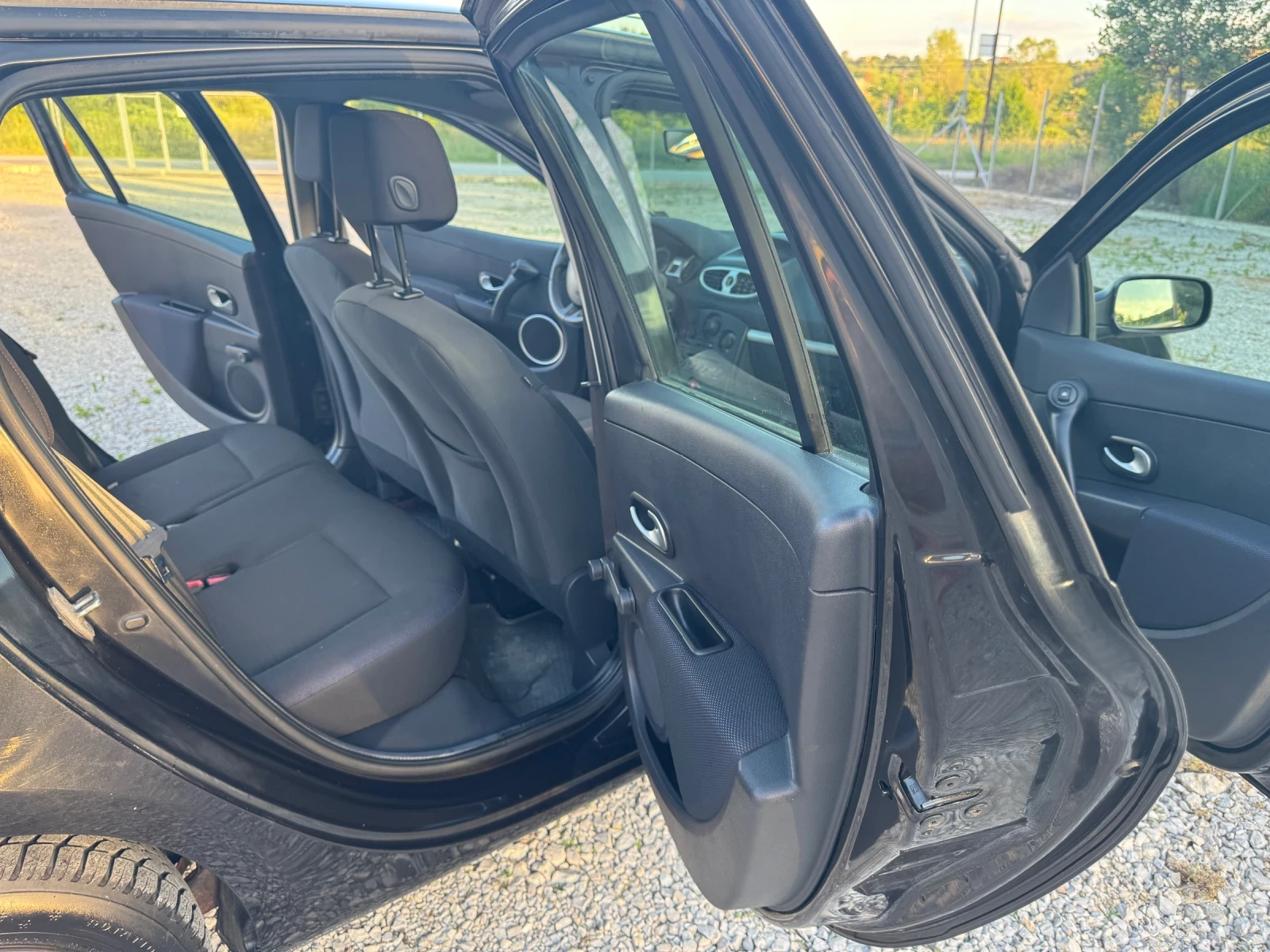 Renault Clio 1.2 i, снимка 10 - Автомобили и джипове - 55181570