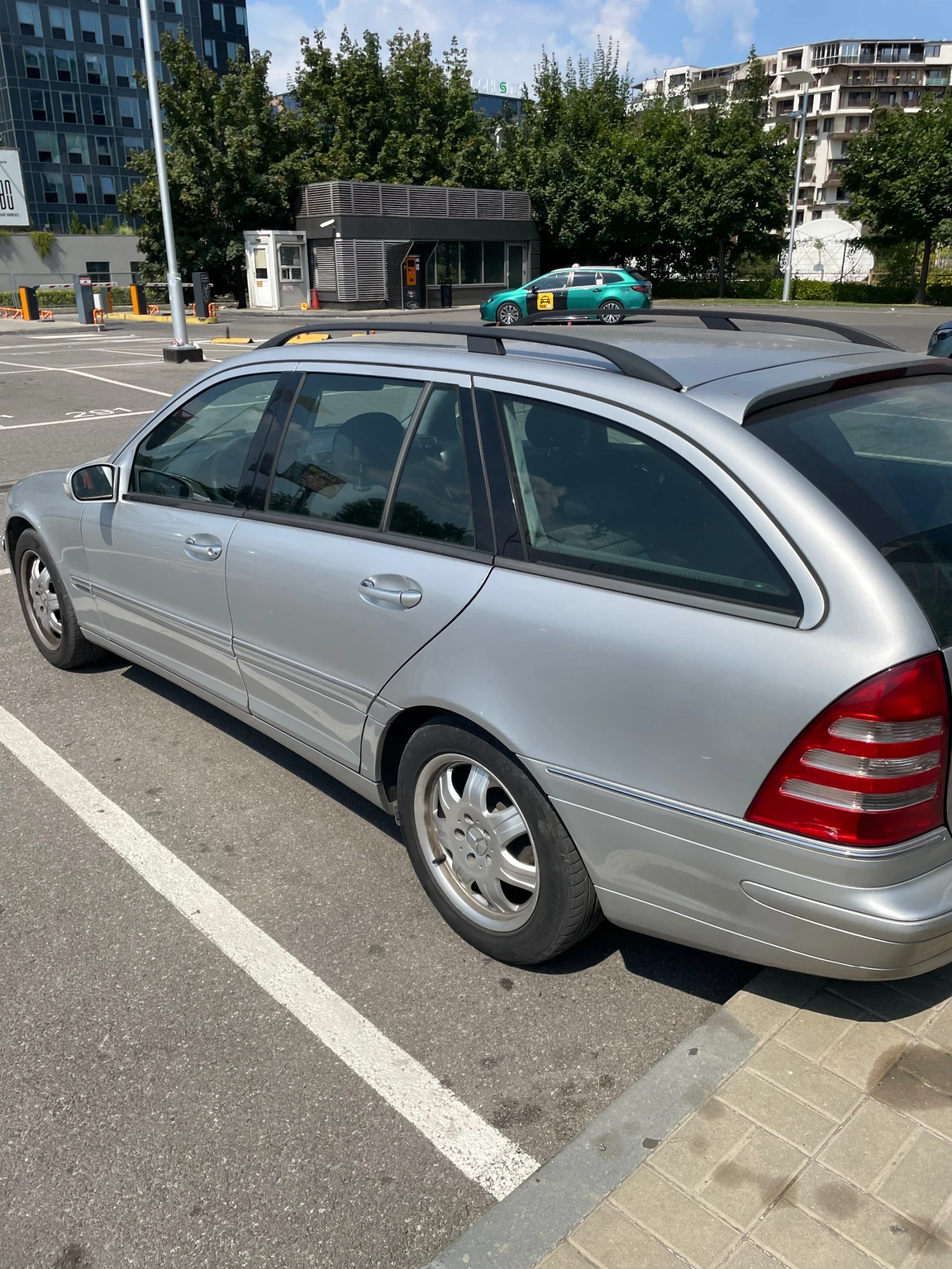 Mercedes-Benz C 220, снимка 3 - Автомобили и джипове - 55826369