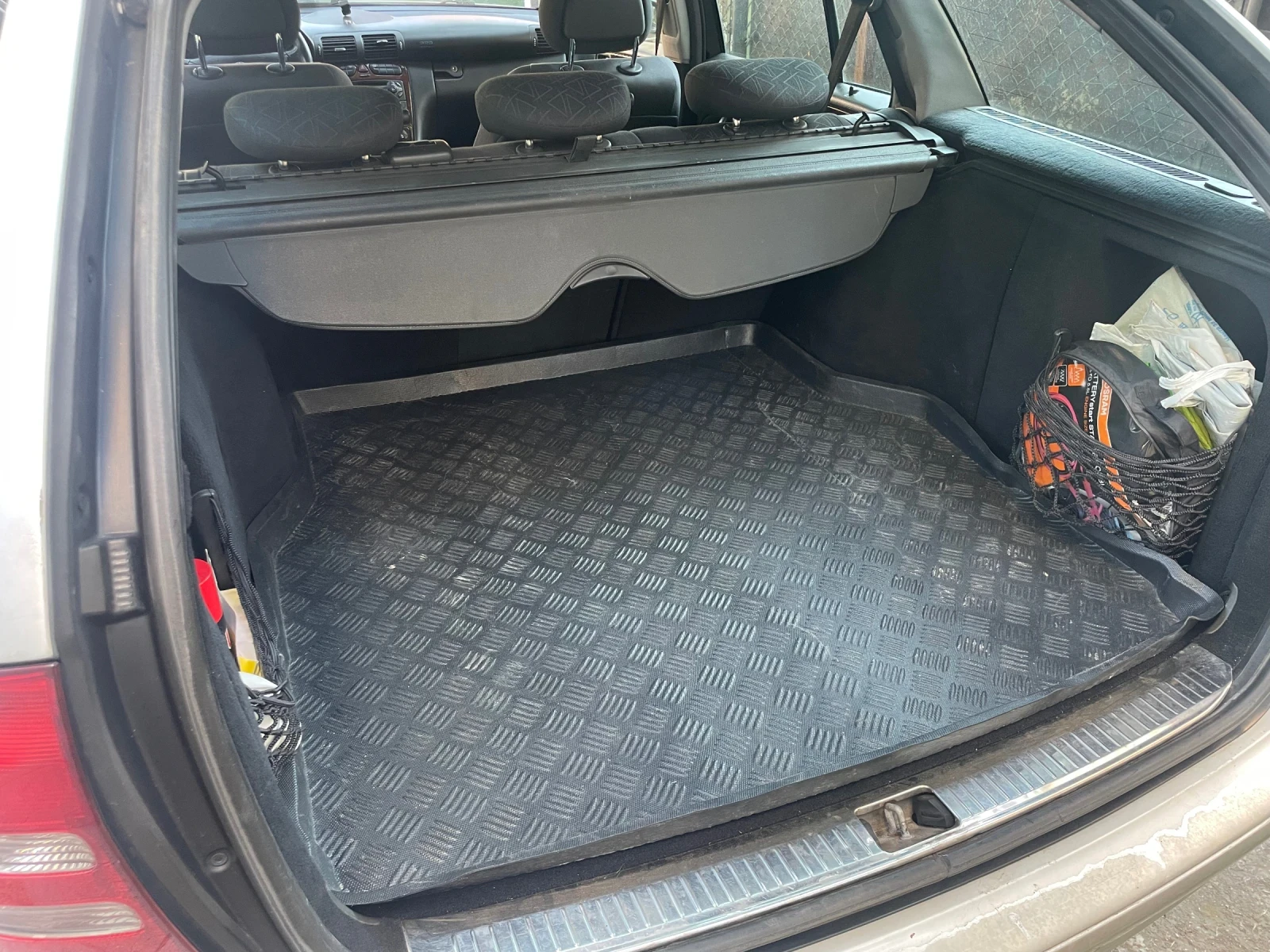 Mercedes-Benz C 220, снимка 6 - Автомобили и джипове - 55826369