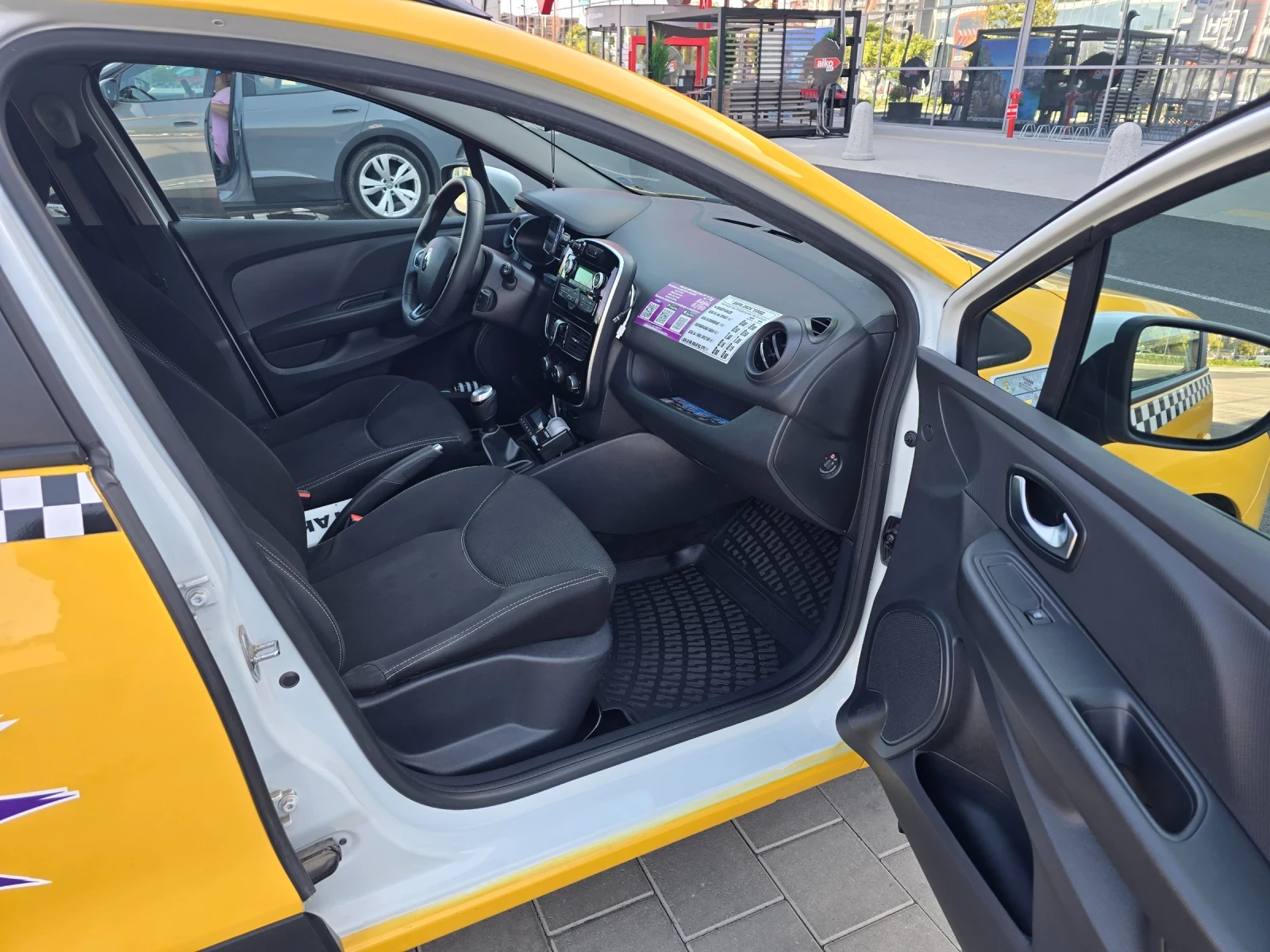 Renault Clio 1.5, снимка 7 - Автомобили и джипове - 55890120