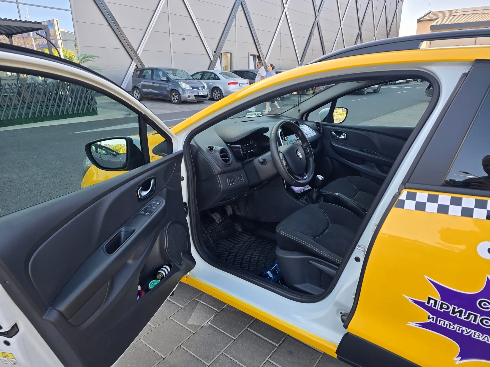 Renault Clio 1.5, снимка 6 - Автомобили и джипове - 55890120