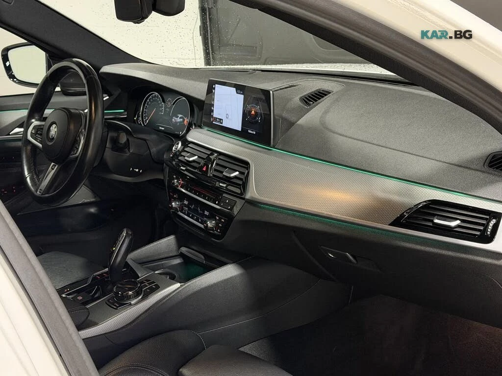 BMW 530 M* xDrive* , снимка 12 - Автомобили и джипове - 56084200