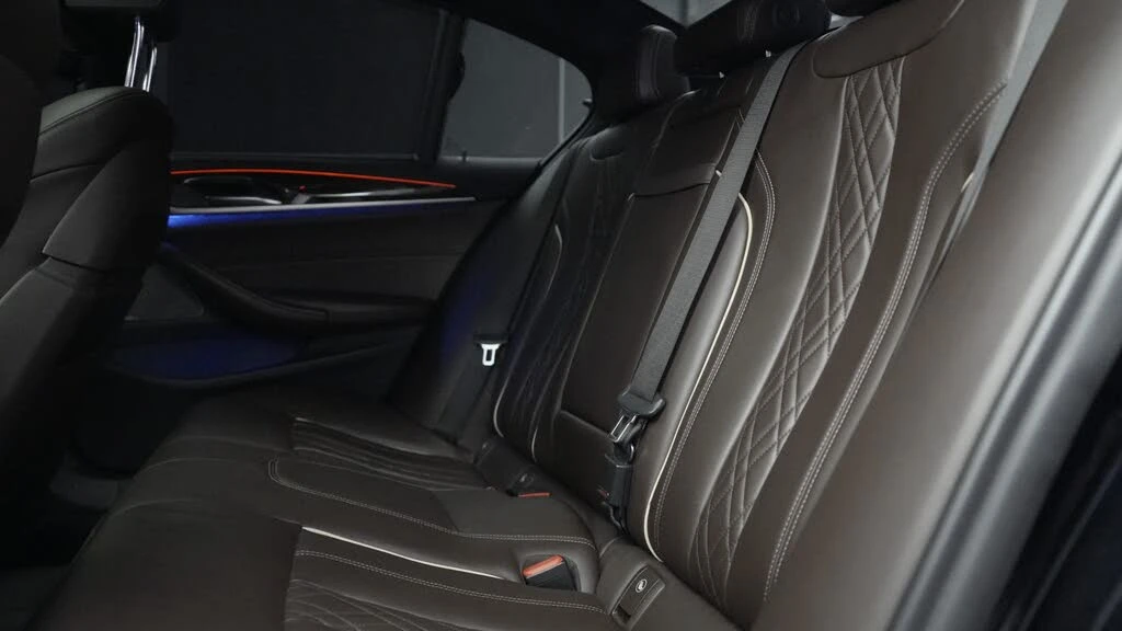 BMW 540 Xdrive* КОЖА* ОБДУХВ* КАМЕРИ* ДИСТРОНИ, снимка 17 - Автомобили и джипове - 56301369