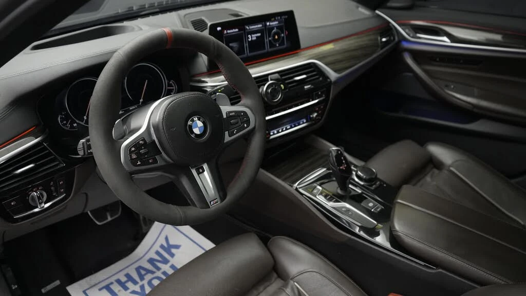 BMW 540 Xdrive* КОЖА* ОБДУХВ* КАМЕРИ* ДИСТРОНИ, снимка 9 - Автомобили и джипове - 56301369