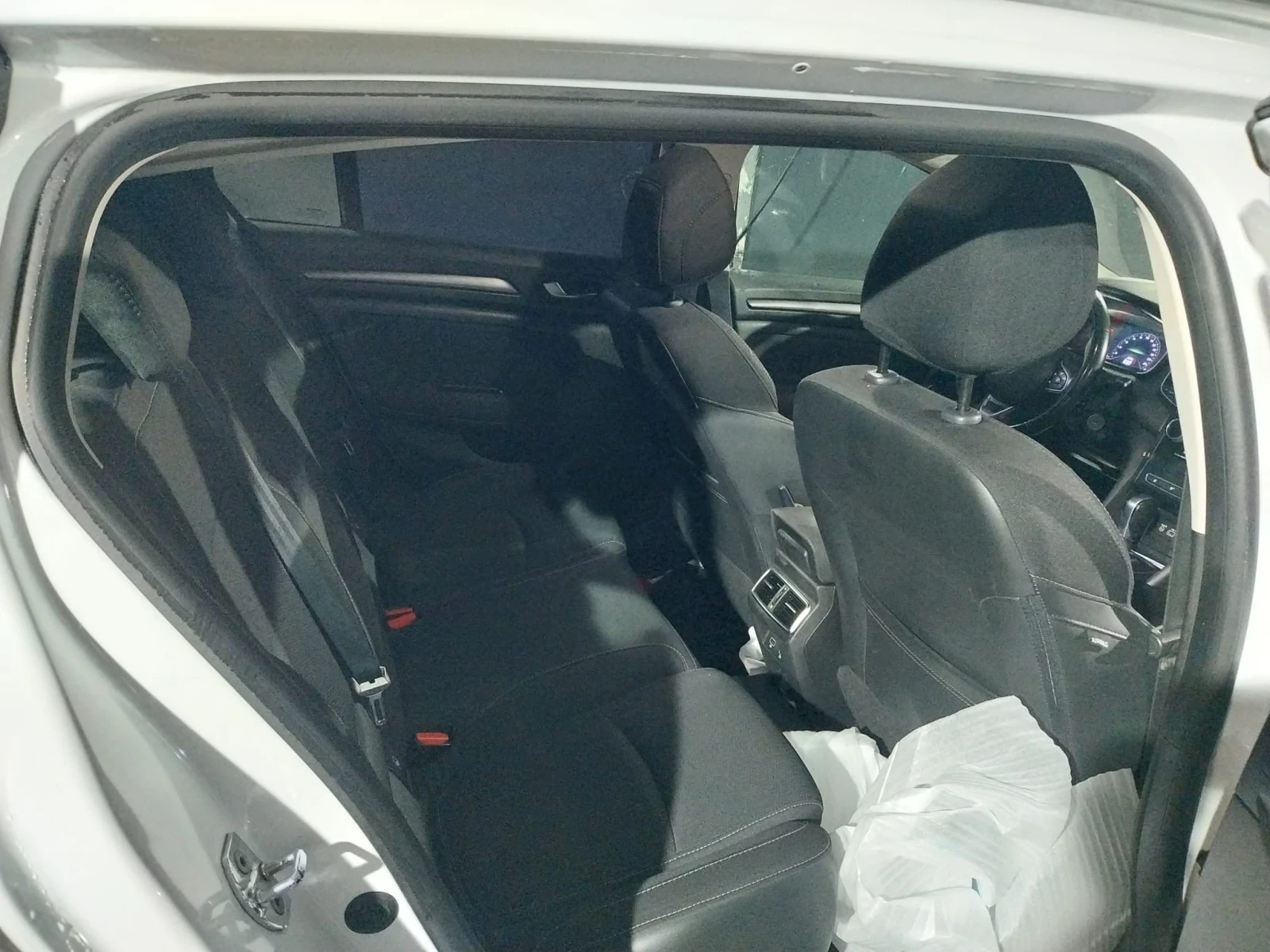 Renault Megane, снимка 8 - Автомобили и джипове - 56347465