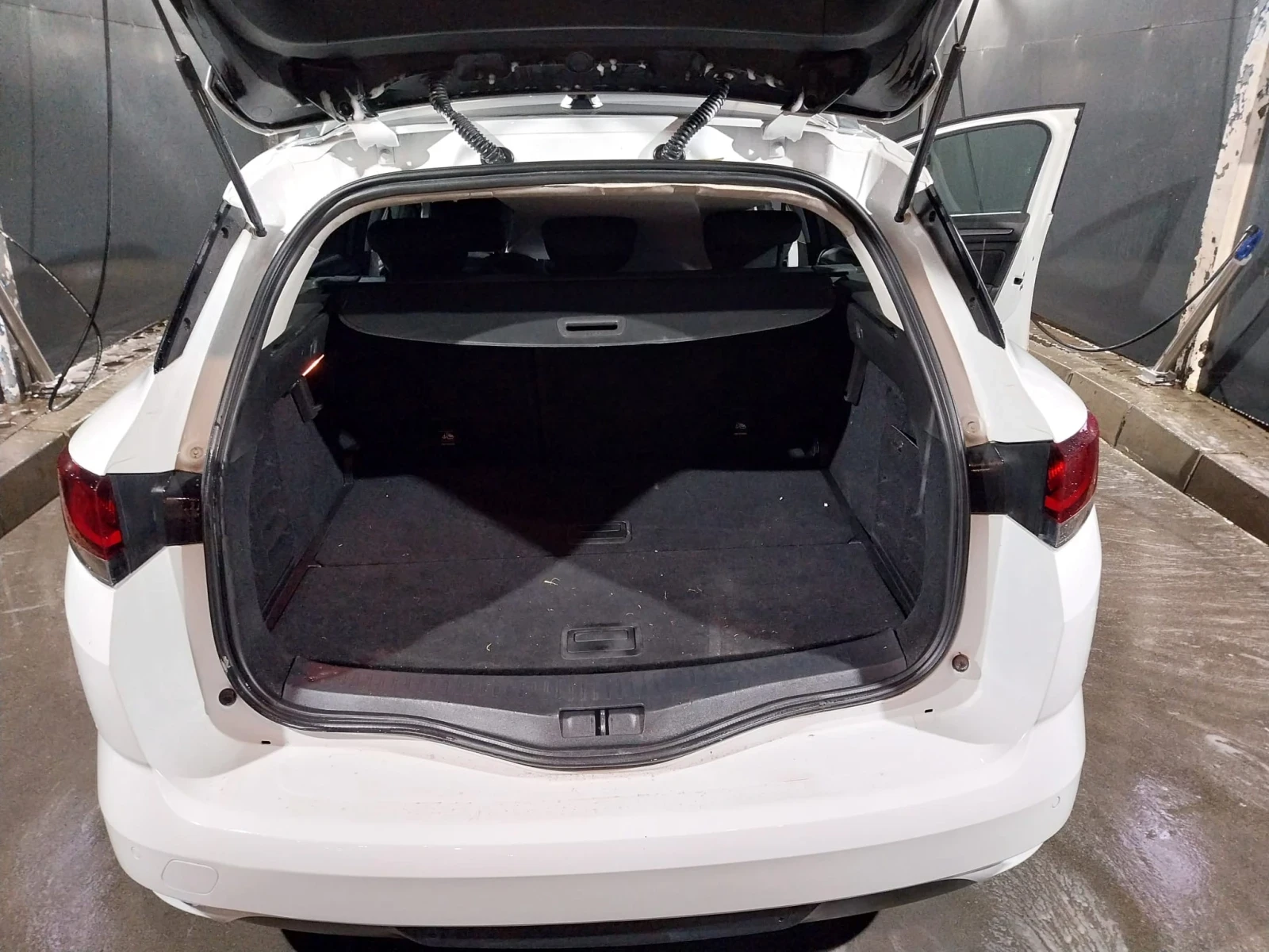 Renault Megane, снимка 7 - Автомобили и джипове - 56347465
