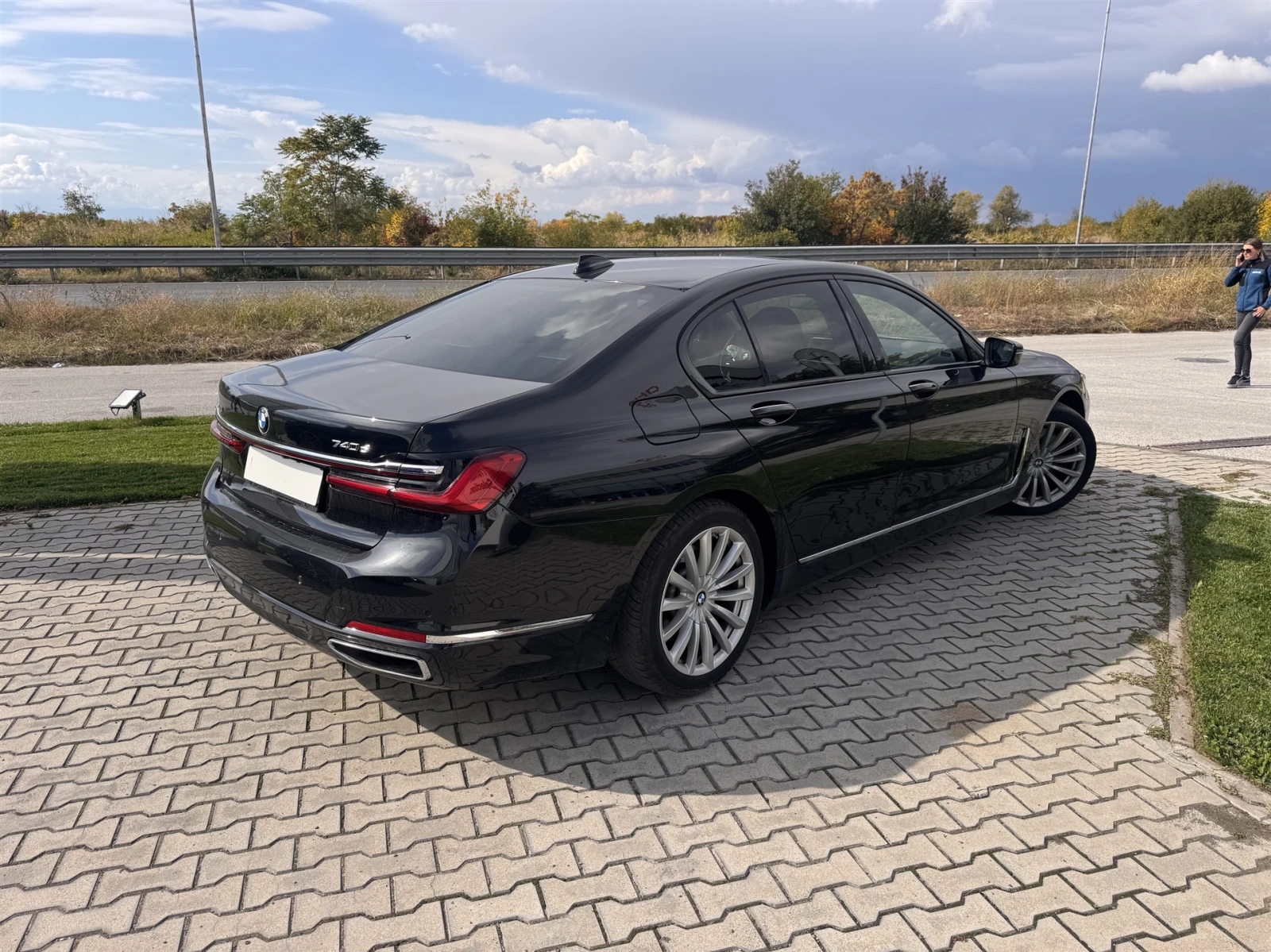 BMW 740 xDrive, снимка 2 - Автомобили и джипове - 56532371