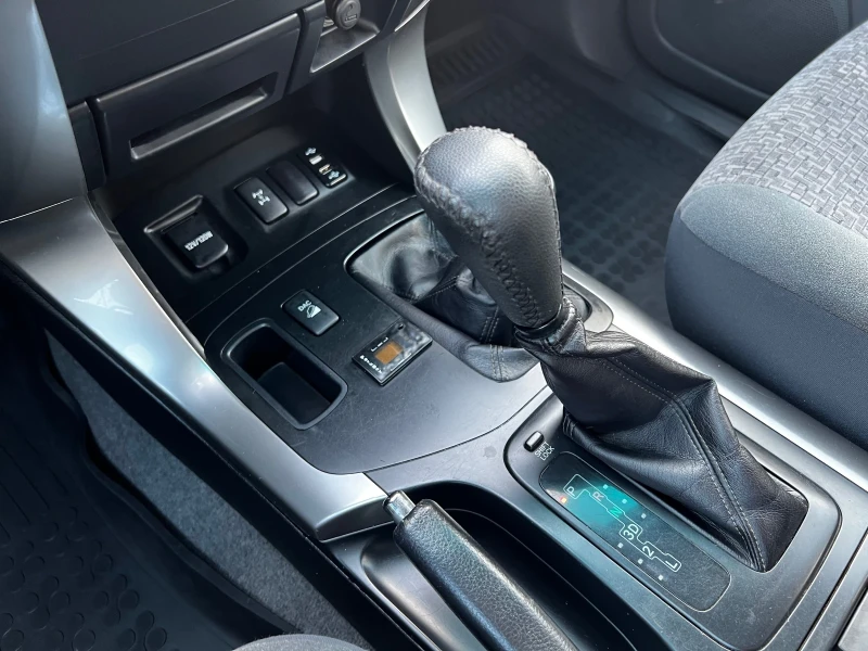 Toyota Land cruiser 3.0D4D* 8МЕСТА* VSC* АВТОПИЛОТ* ПРУЖИНИ* ОБСЛУЖЕНА, снимка 11 - Автомобили и джипове - 51086700