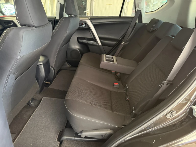 Toyota Rav4 2.0i* 4x4* СЕРВИЗНА КНИЖКА С ПЪЛНА ИСТОРИЯ В ТОЙОТ, снимка 8 - Автомобили и джипове - 51118331