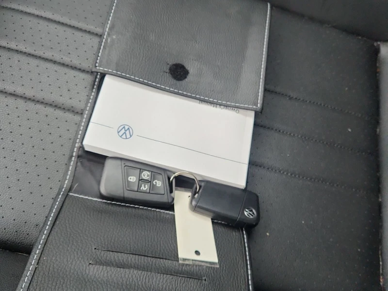 VW Tiguan R-line* Black Edition* Пано* Подгрев* Камера, снимка 10 - Автомобили и джипове - 52317720