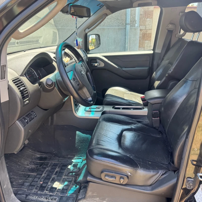 Nissan Pathfinder, снимка 8 - Автомобили и джипове - 52424440