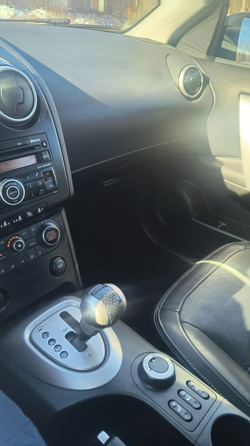 Nissan Qashqai, снимка 14 - Автомобили и джипове - 53114107