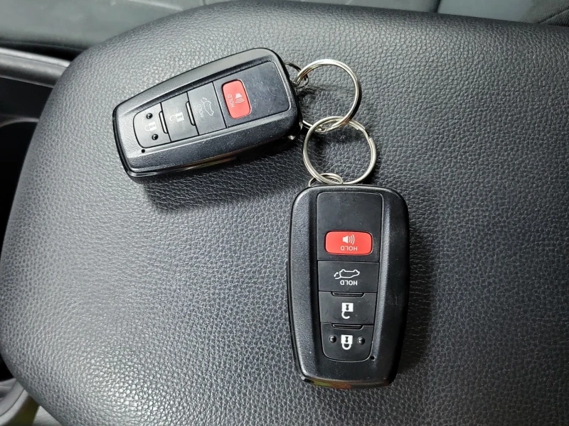 Toyota Rav4 XLE CARFAX * * АВТО КРЕДИТ * * , снимка 10 - Автомобили и джипове - 53363167