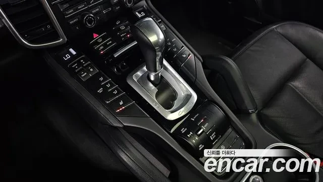 Porsche Cayenne 3.0 Diesel, снимка 10 - Автомобили и джипове - 54753823