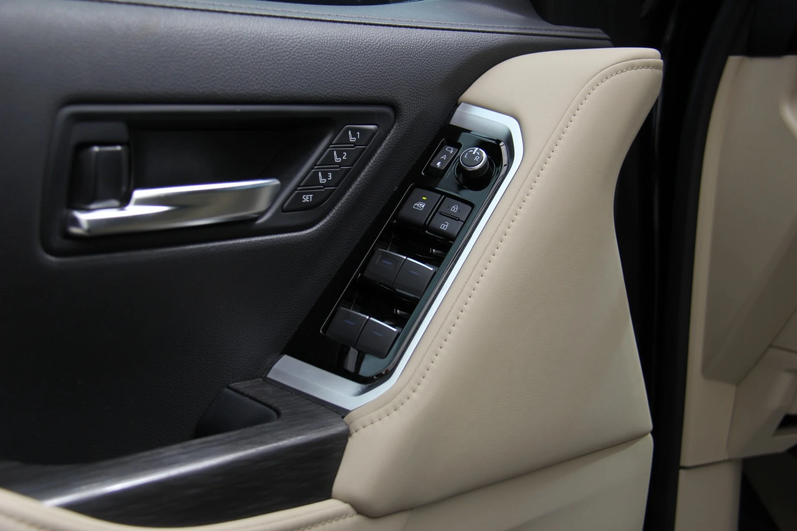 Toyota Land cruiser 300/70th Anniversary/JBL//6+ 1 | Mobile.bg   14