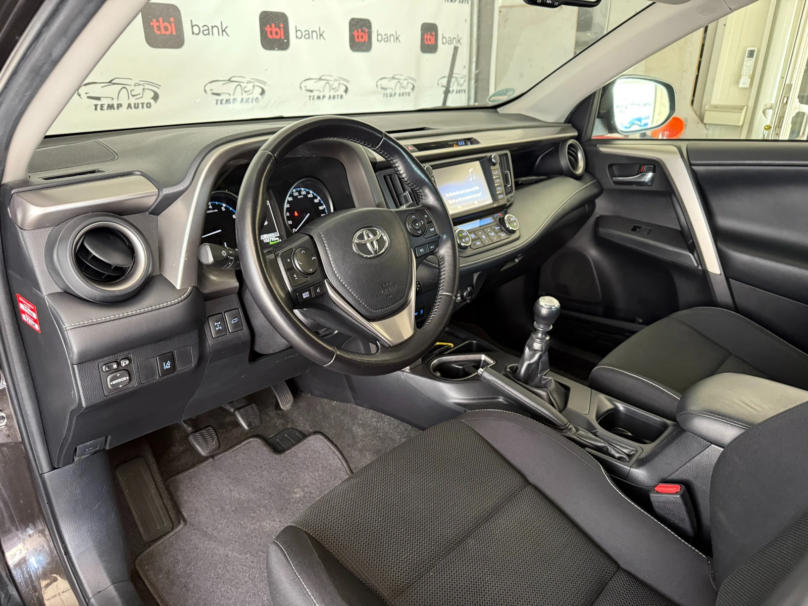Toyota Rav4 2.0i* 4x4* СЕРВИЗНА КНИЖКА С ПЪЛНА ИСТОРИЯ В ТОЙОТ - изображение 9