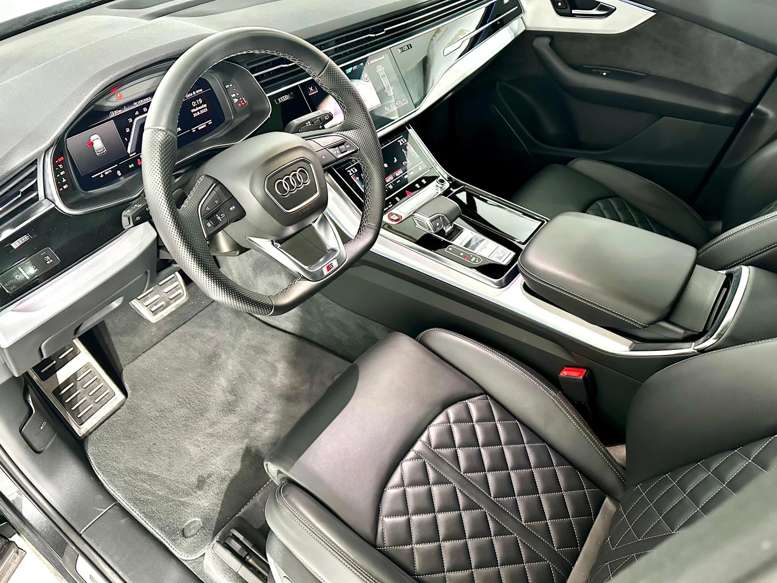 Audi SQ7 TFSi* Quattro* Pano* Matrix* 7Места - изображение 5