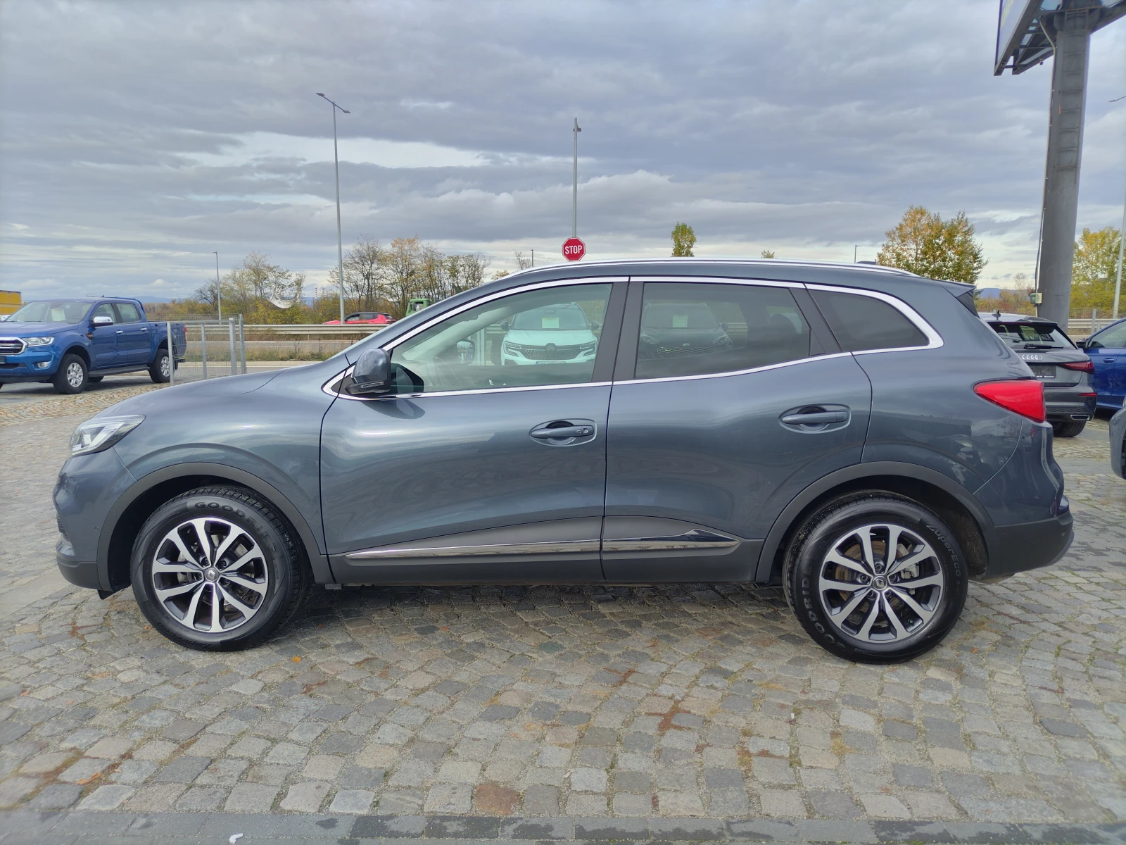 Renault Kadjar  Intens 1.3Tce 160 к.с EDC - изображение 4