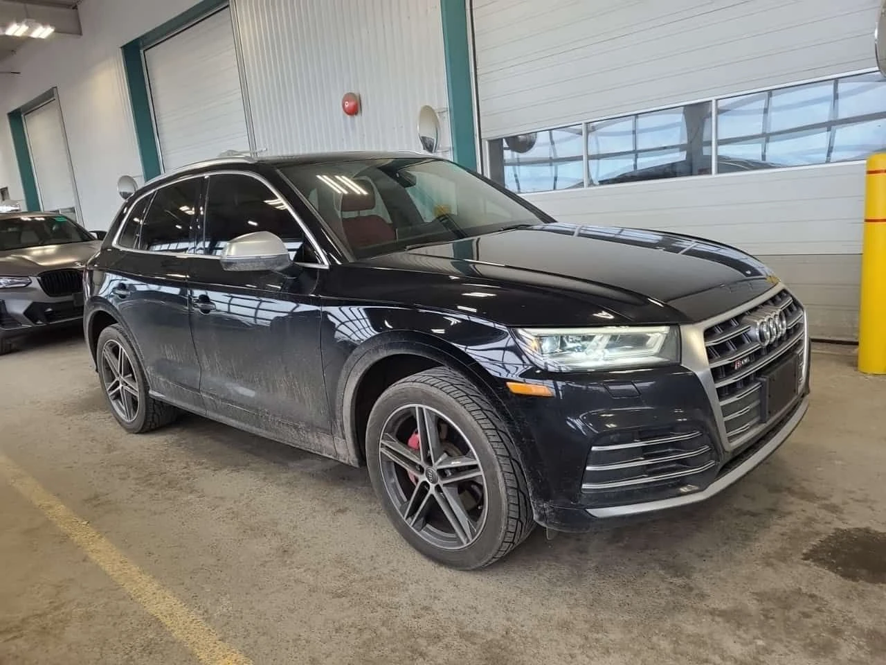 Audi SQ5 Progressiv/CARFAX/Панорама/Памет/Подгрев/, снимка 2 - Автомобили и джипове - 53774600