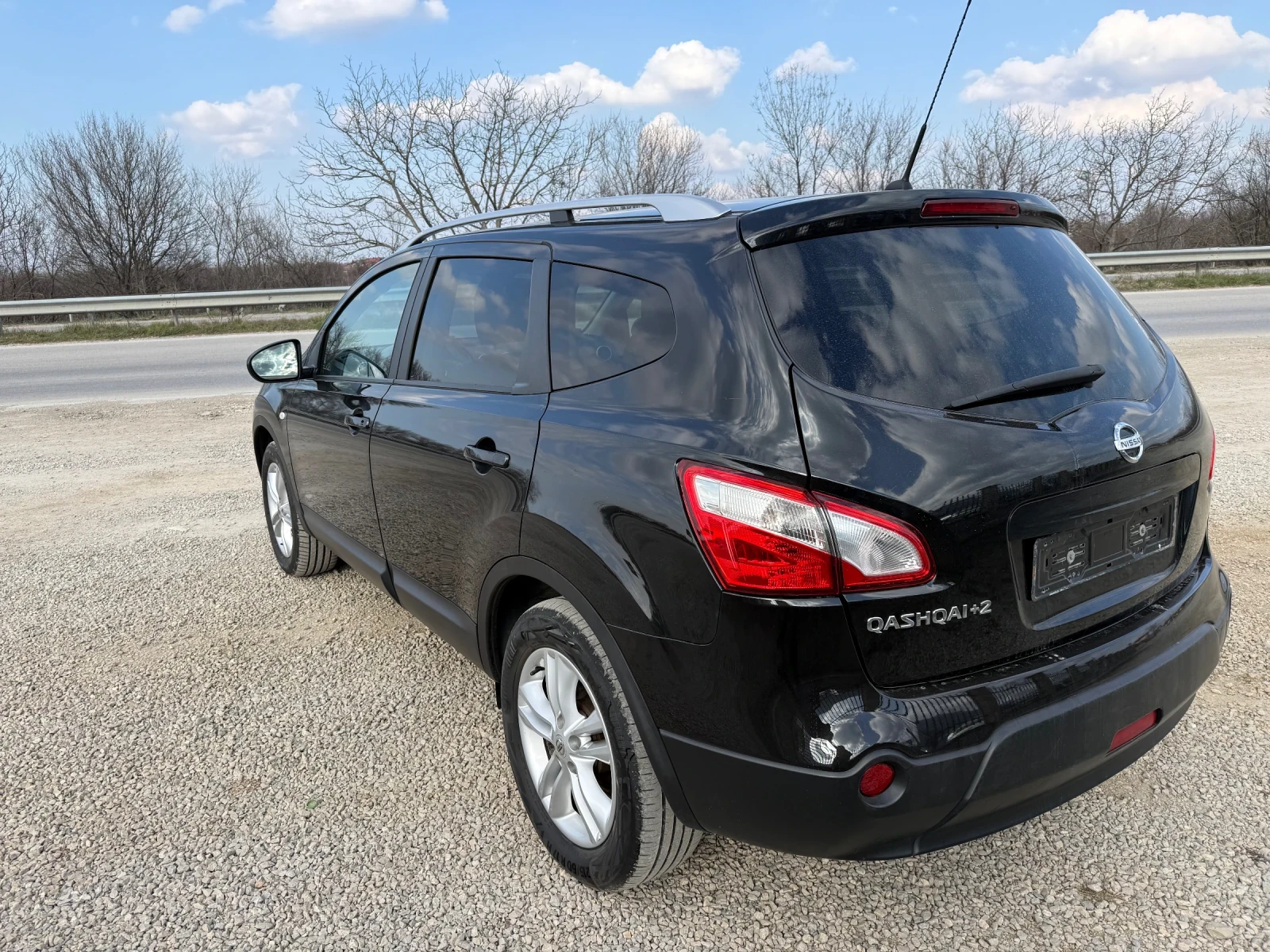 Nissan Qashqai 2.0 I 4x4 7-МЕСТА, снимка 9 - Автомобили и джипове - 53849817