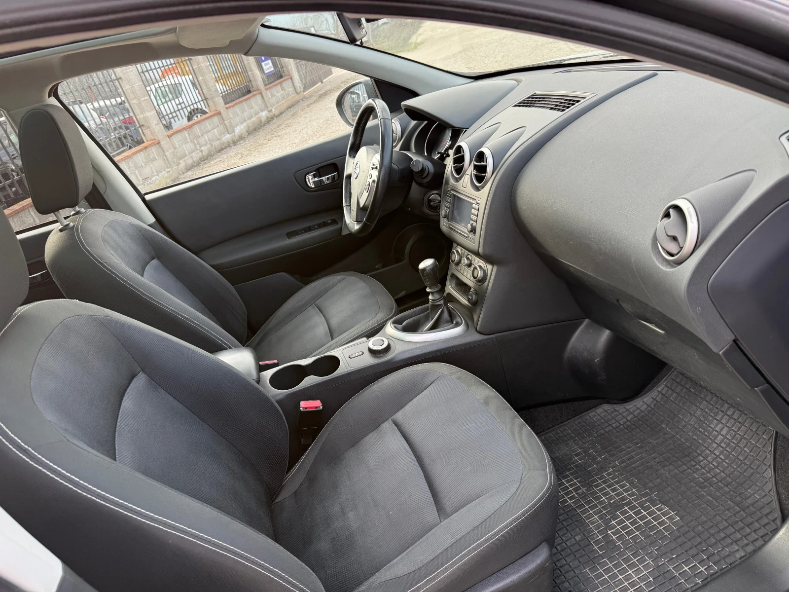 Nissan Qashqai 2.0 I 4x4 7-МЕСТА, снимка 11 - Автомобили и джипове - 53849817