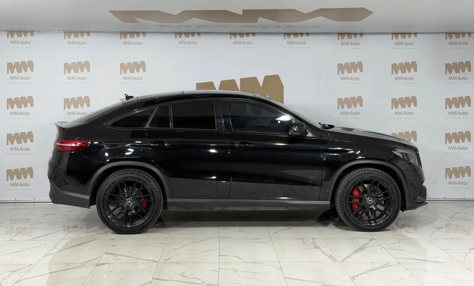 Mercedes-Benz GLE 63 S AMG Coupe* Carbon* Pano* Massage* Performance, снимка 2 - Автомобили и джипове - 53970436