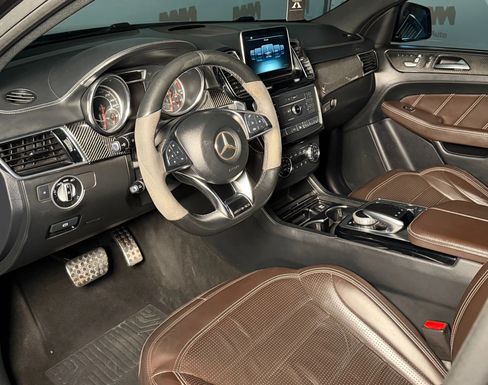 Mercedes-Benz GLE 63 S AMG Coupe* Carbon* Pano* Massage* Performance, снимка 7 - Автомобили и джипове - 53970436