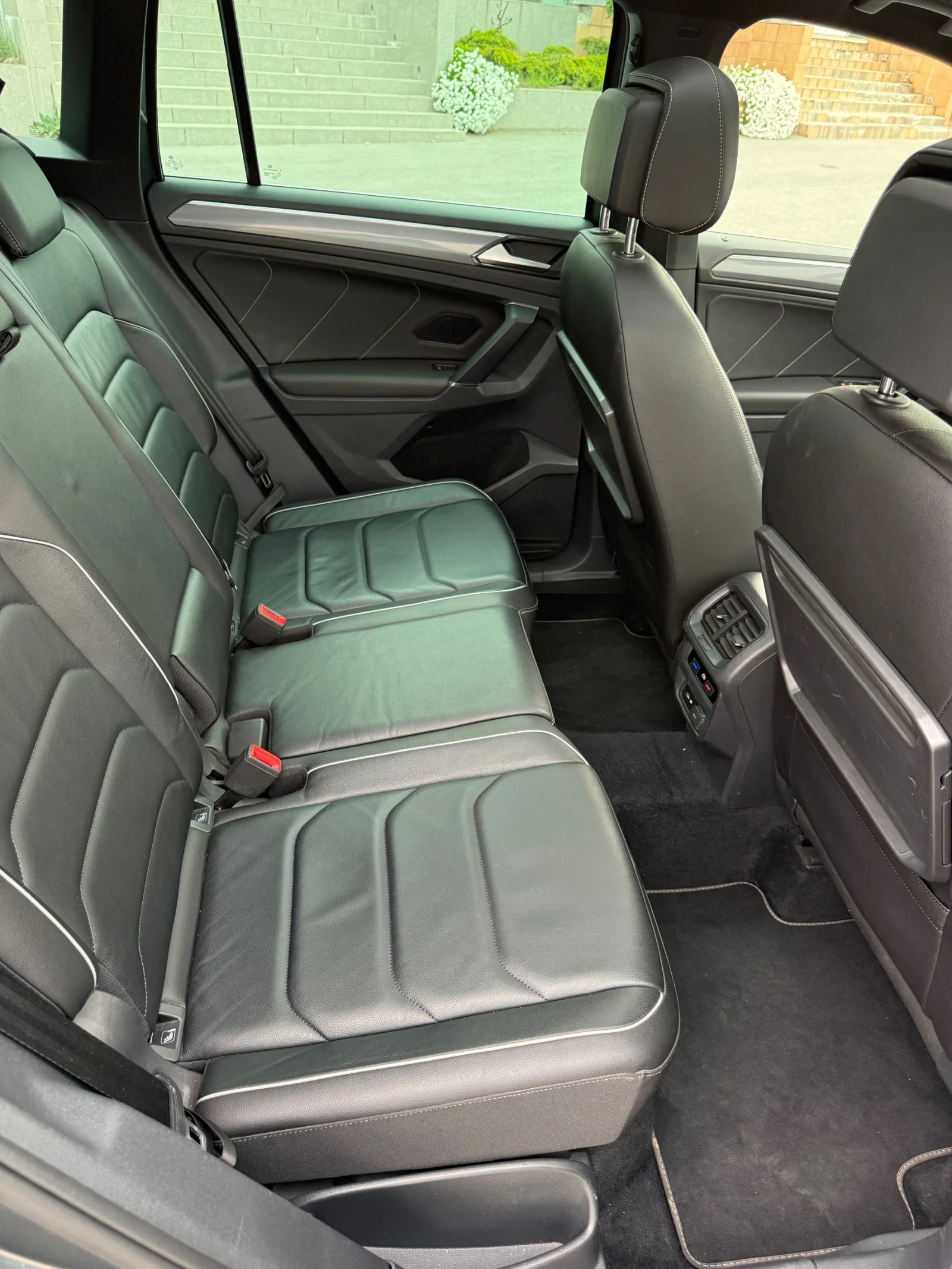 VW Tiguan BiTDI/3xRline, снимка 14 - Автомобили и джипове - 54409013