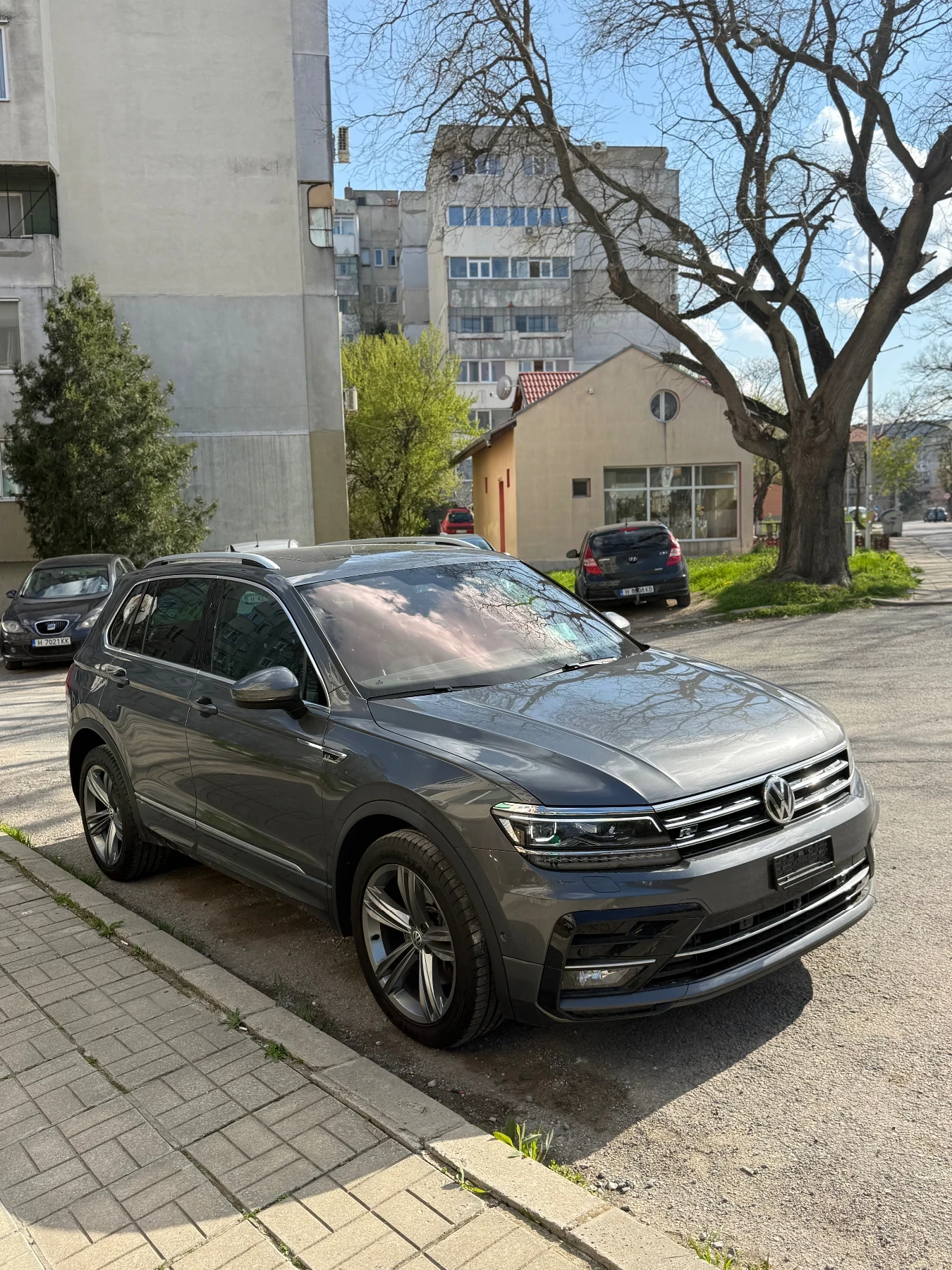 VW Tiguan BiTDI/3xRline, снимка 2 - Автомобили и джипове - 54237850