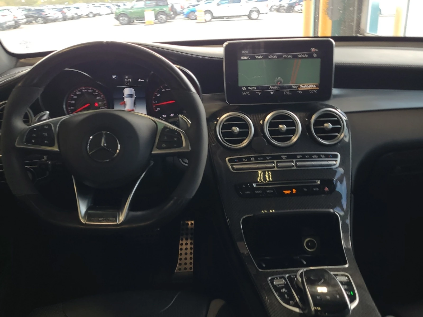 Mercedes-Benz GLC 63 AMG * * CARFAX * * АВТО КРЕДИТ * * , снимка 7 - Автомобили и джипове - 54512914