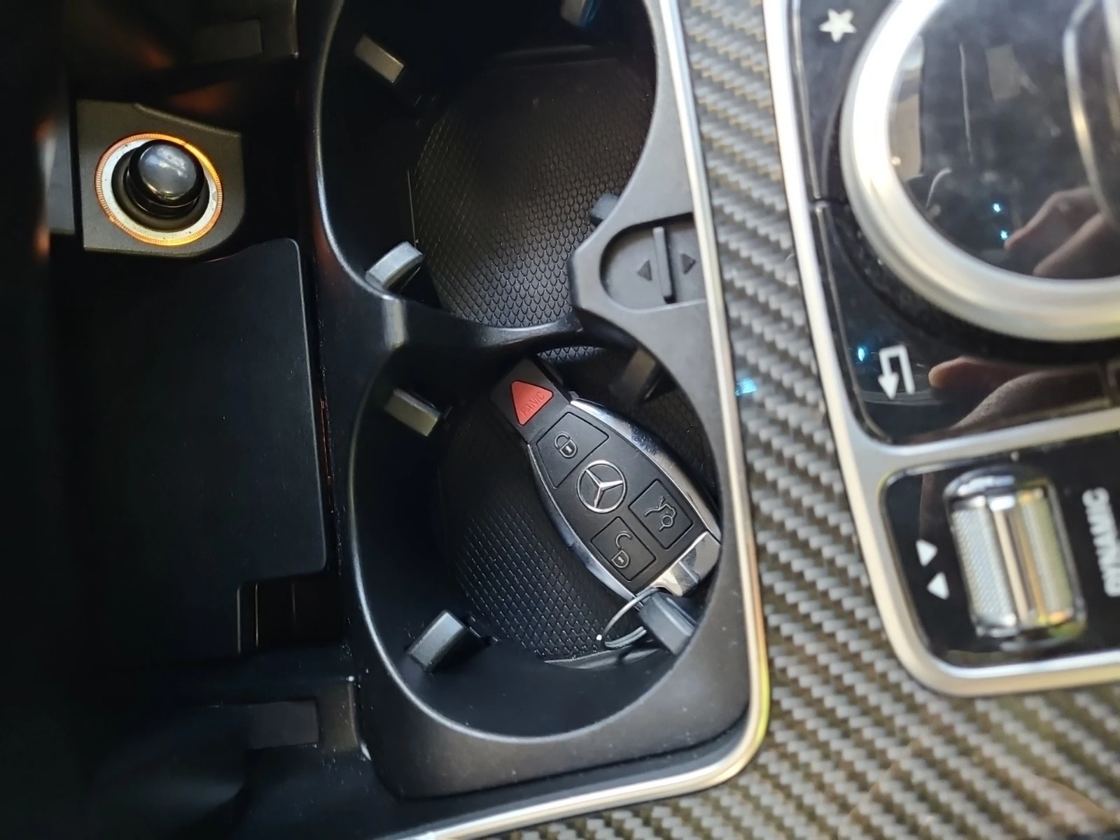 Mercedes-Benz GLC 63 AMG * * CARFAX * * АВТО КРЕДИТ * * , снимка 9 - Автомобили и джипове - 54512914