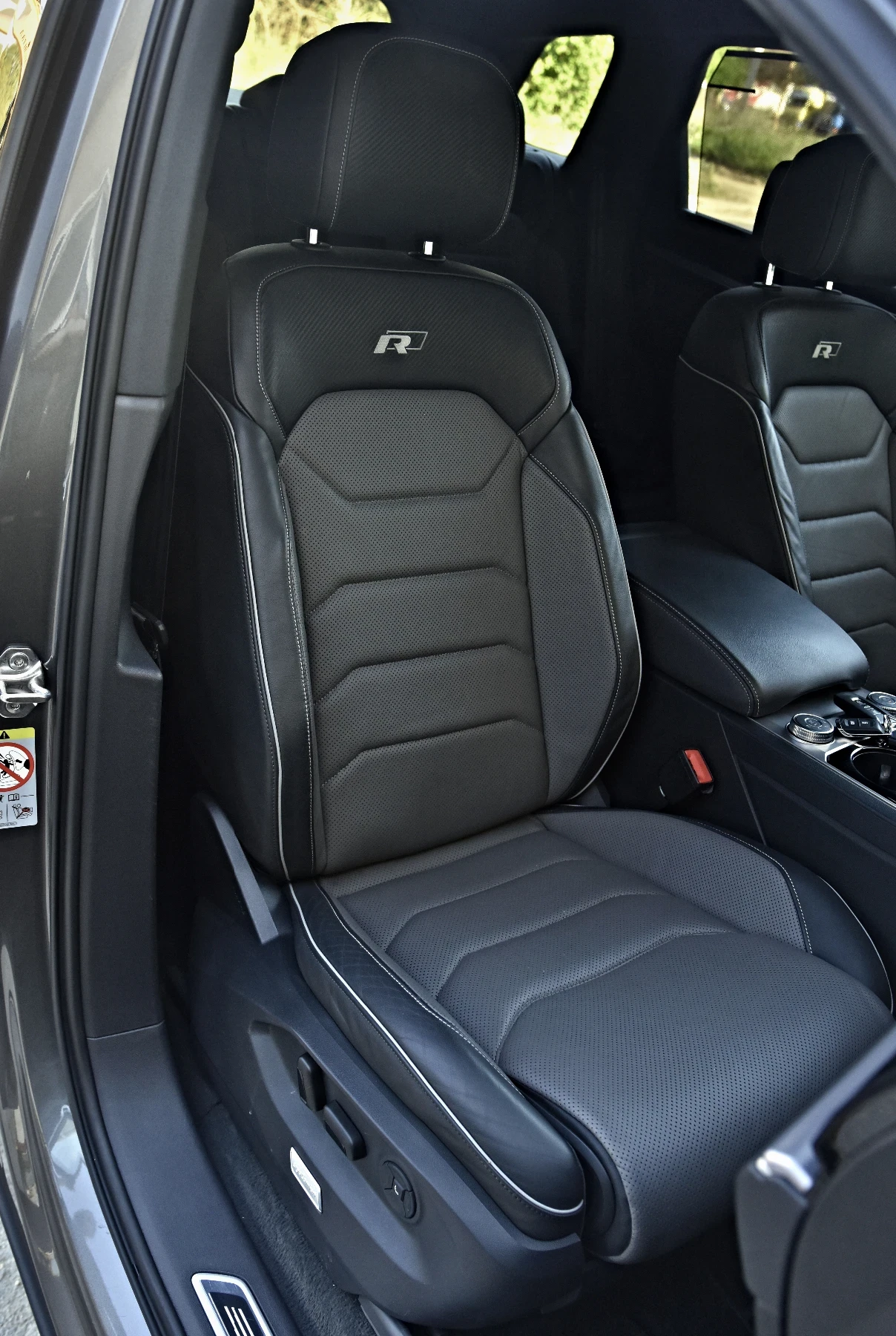 VW Touareg 50 TDI R-LINE* IQ HD MATRIX* HEAD UP* DYNAUDIO* PA | Mobile.bg � ����������� 14