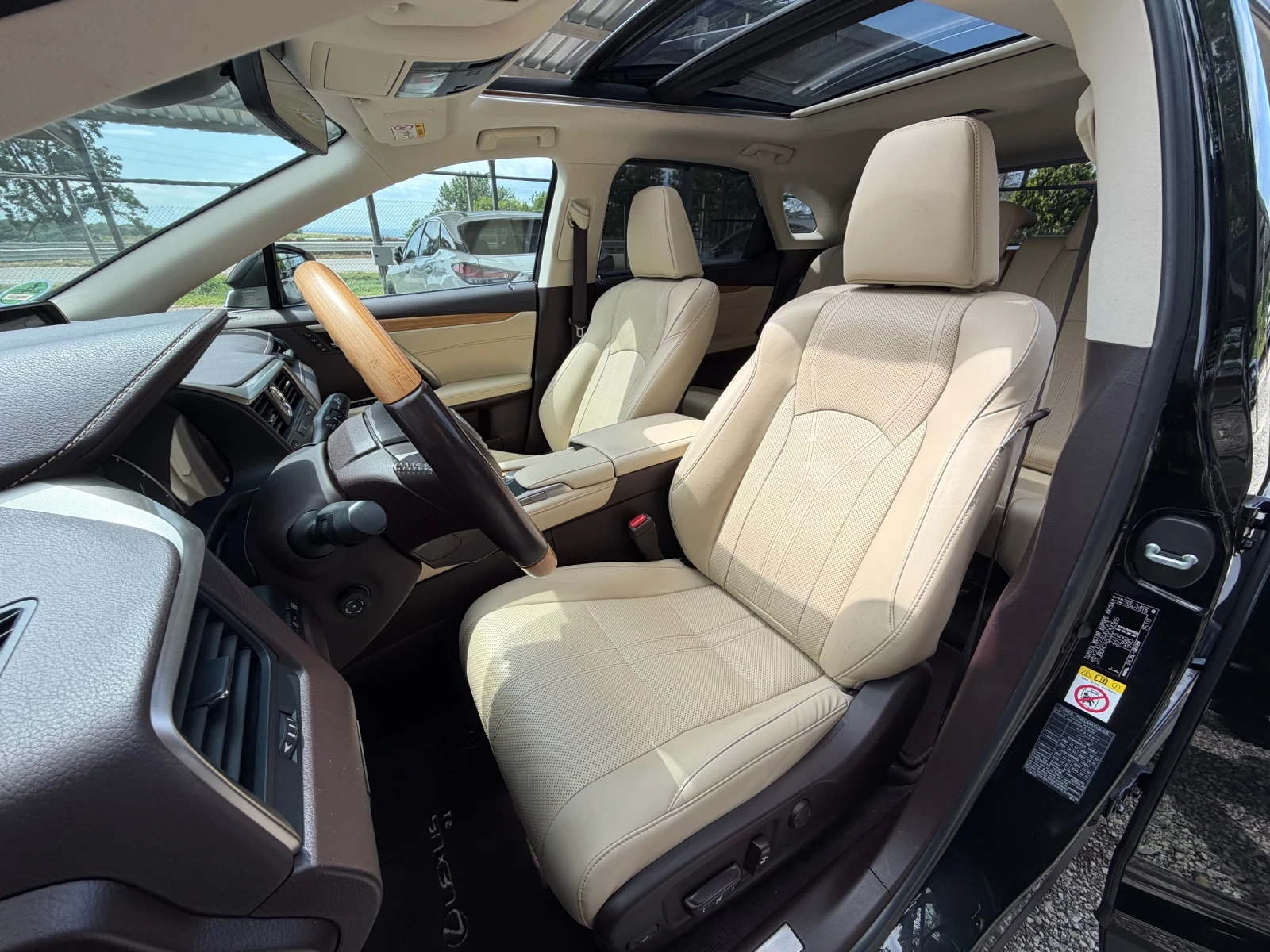 Lexus RX 450h /Luxury/360Camera/HUD/Panorama/Full/Relax+ HHC , снимка 9 - Автомобили и джипове - 55016176