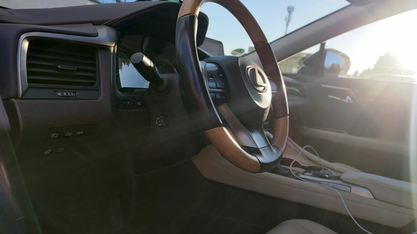 Lexus RX 450h /Luxury/360Camera/HUD/Panorama/Full/Relax+ HHC , снимка 6 - Автомобили и джипове - 55016176