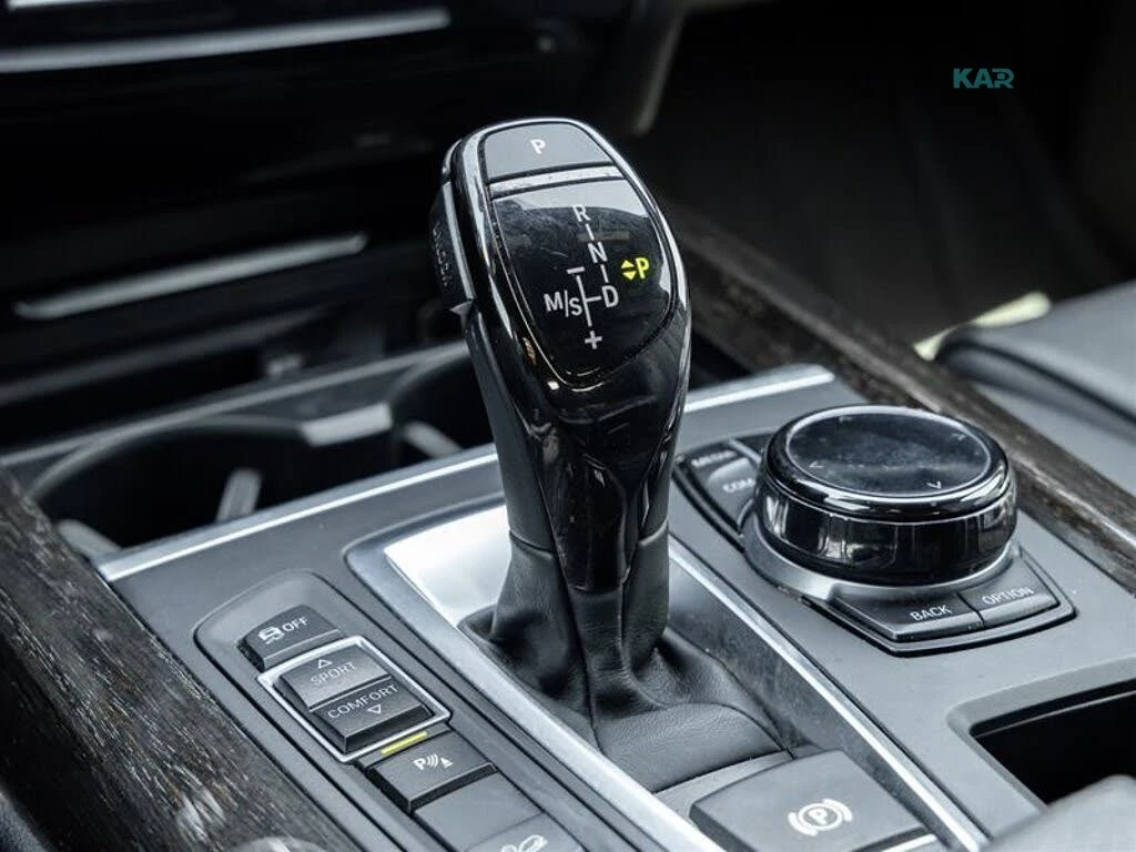 BMW X5 xDrive35i * M Pack * АвтоКредит * (ЦЕНА ДО БГ), снимка 10 - Автомобили и джипове - 55179130