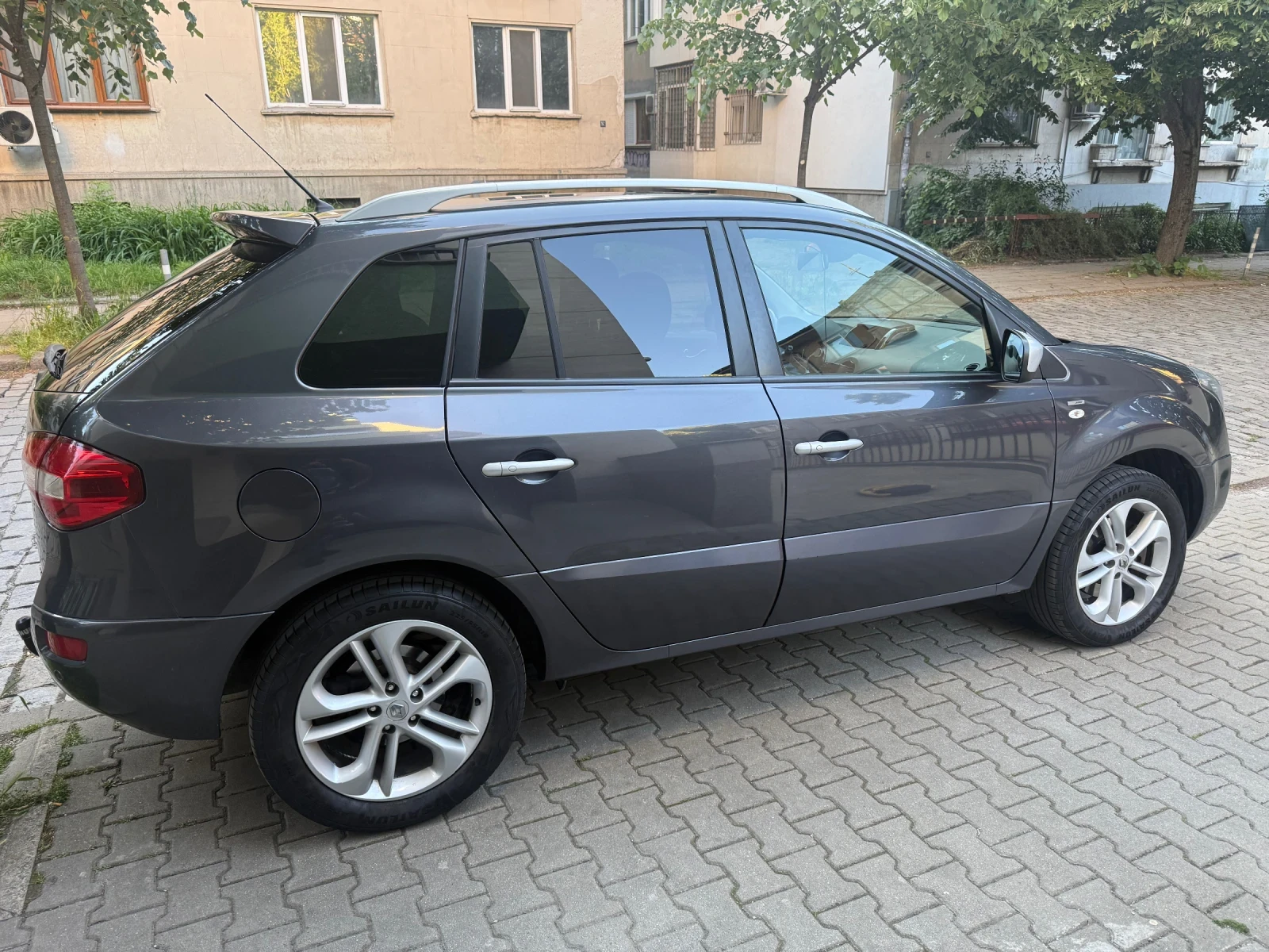 Renault Koleos, снимка 3 - Автомобили и джипове - 55578762