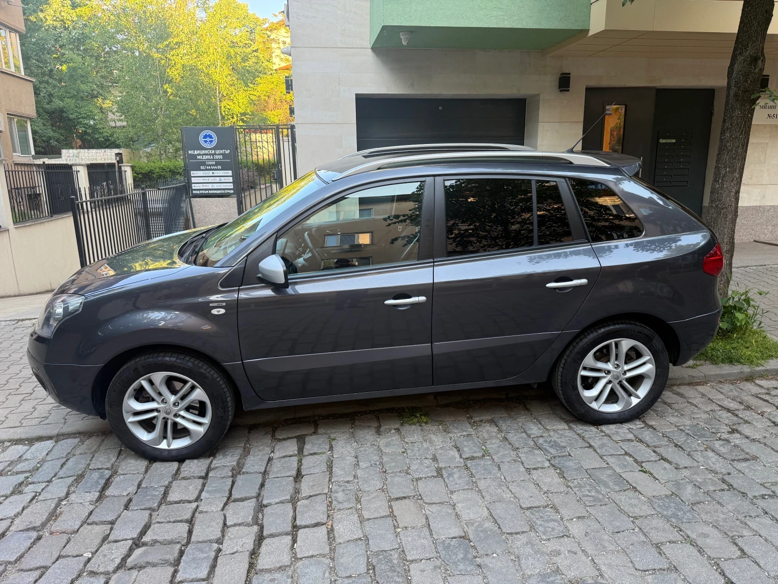 Renault Koleos, снимка 2 - Автомобили и джипове - 55578762