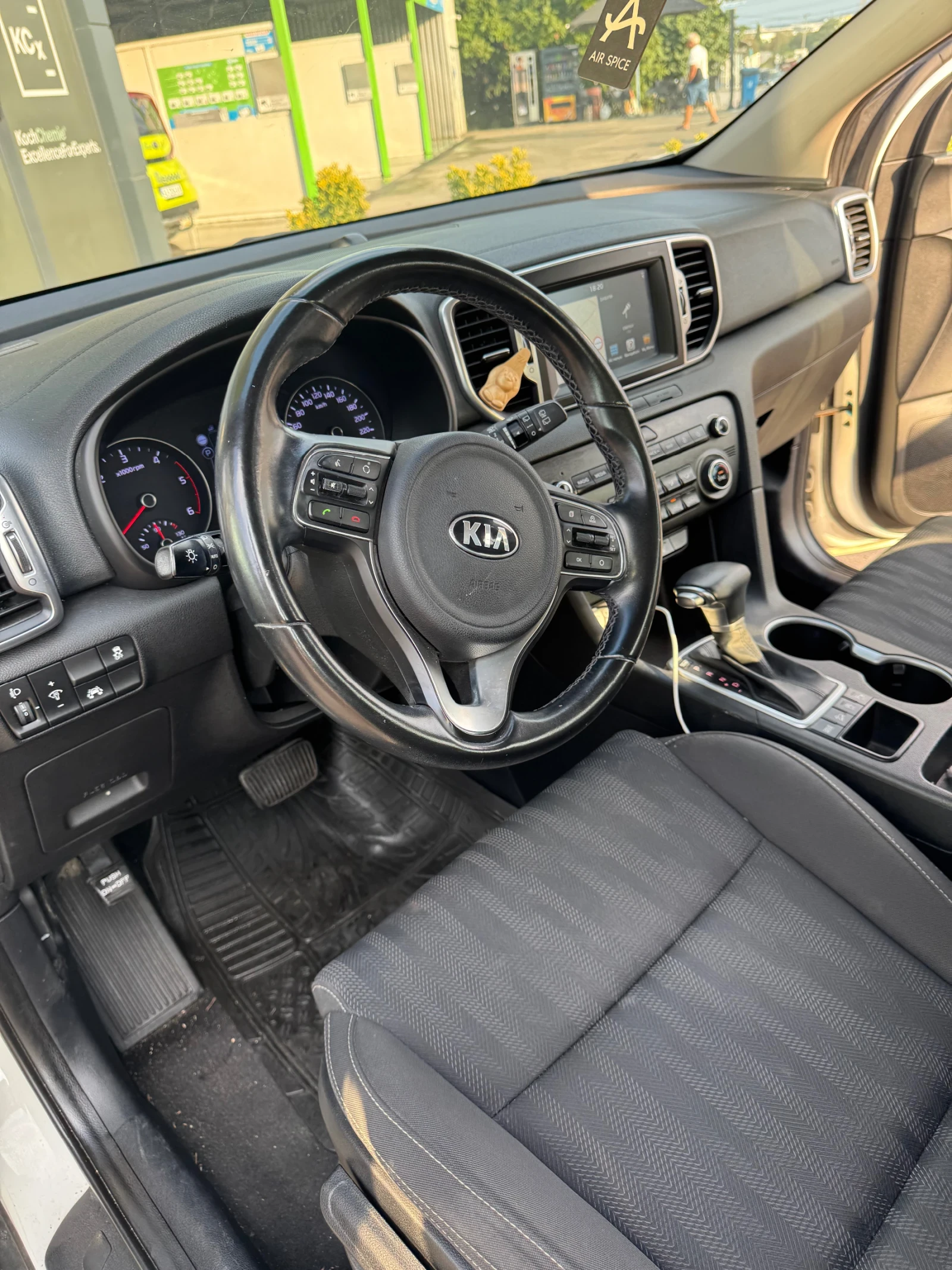 Kia Sportage, снимка 3 - Автомобили и джипове - 55899679